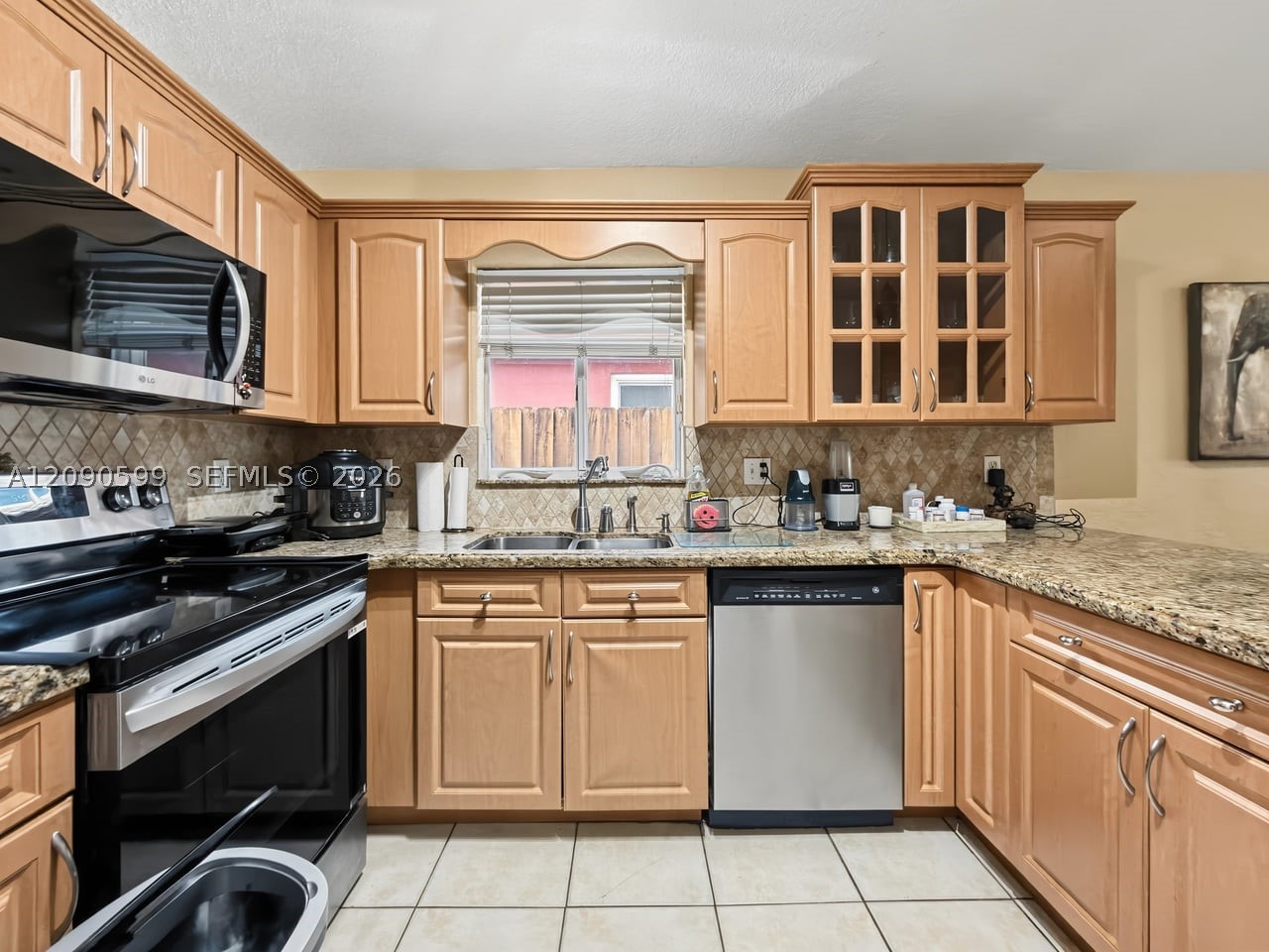12711 NW 99th Pl, Hialeah Gardens FL 33018