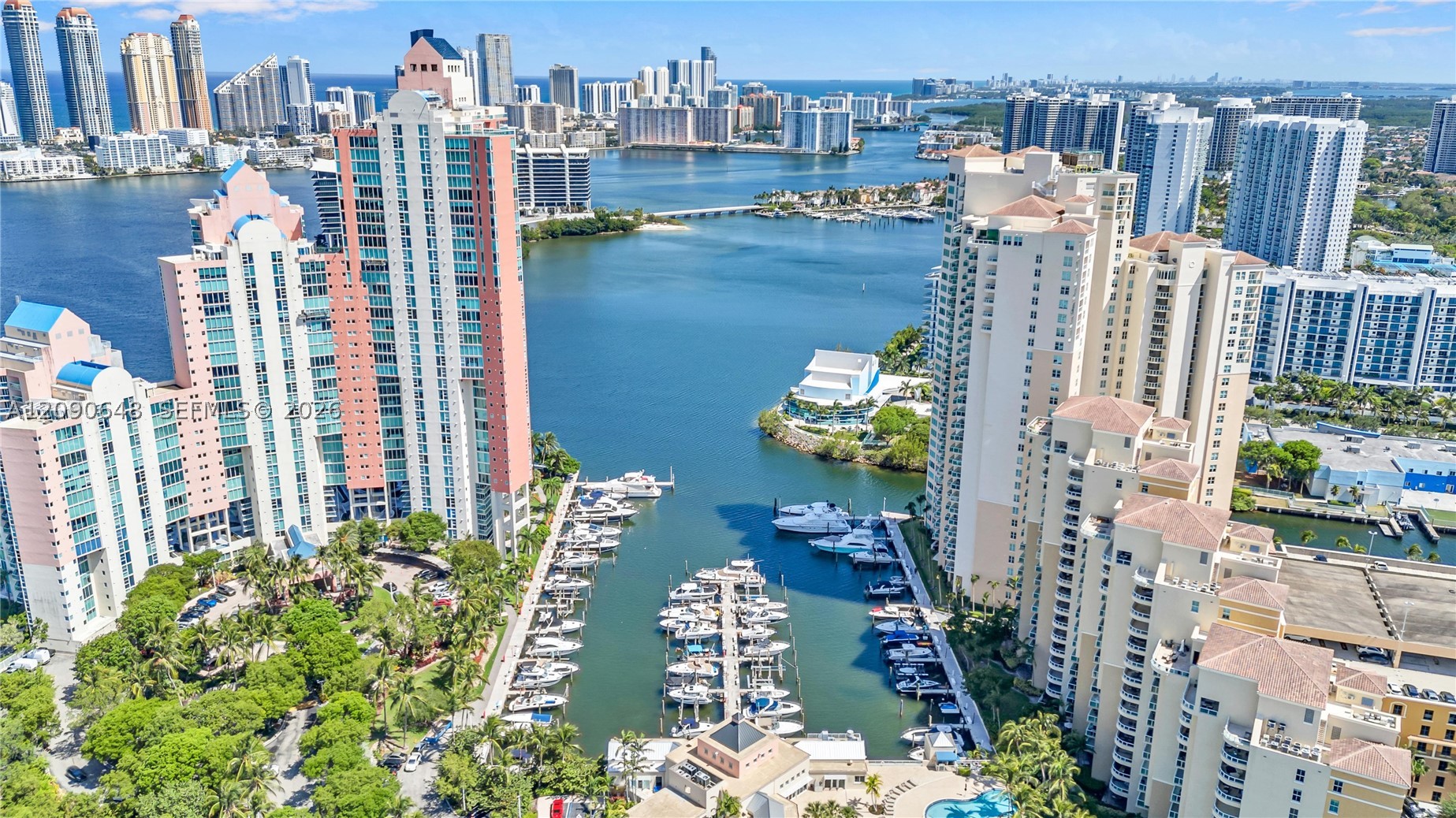 3330 NE 190th St #UPH11, Aventura FL 33180