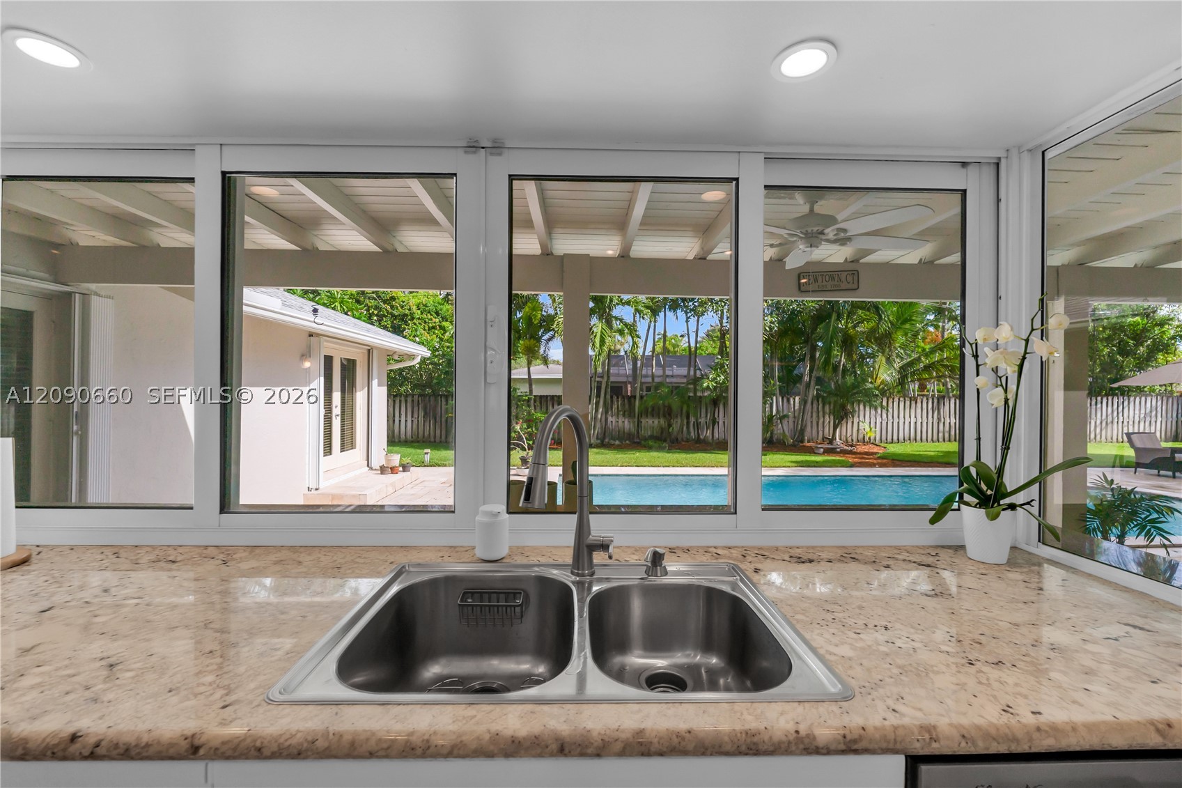 7915 SW 155th St, Palmetto Bay FL 33157