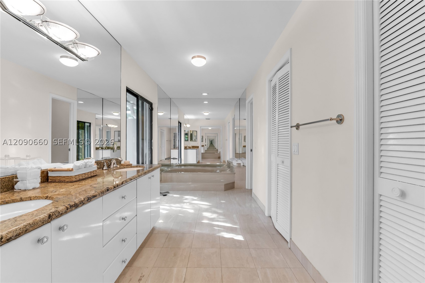 7915 SW 155th St, Palmetto Bay FL 33157