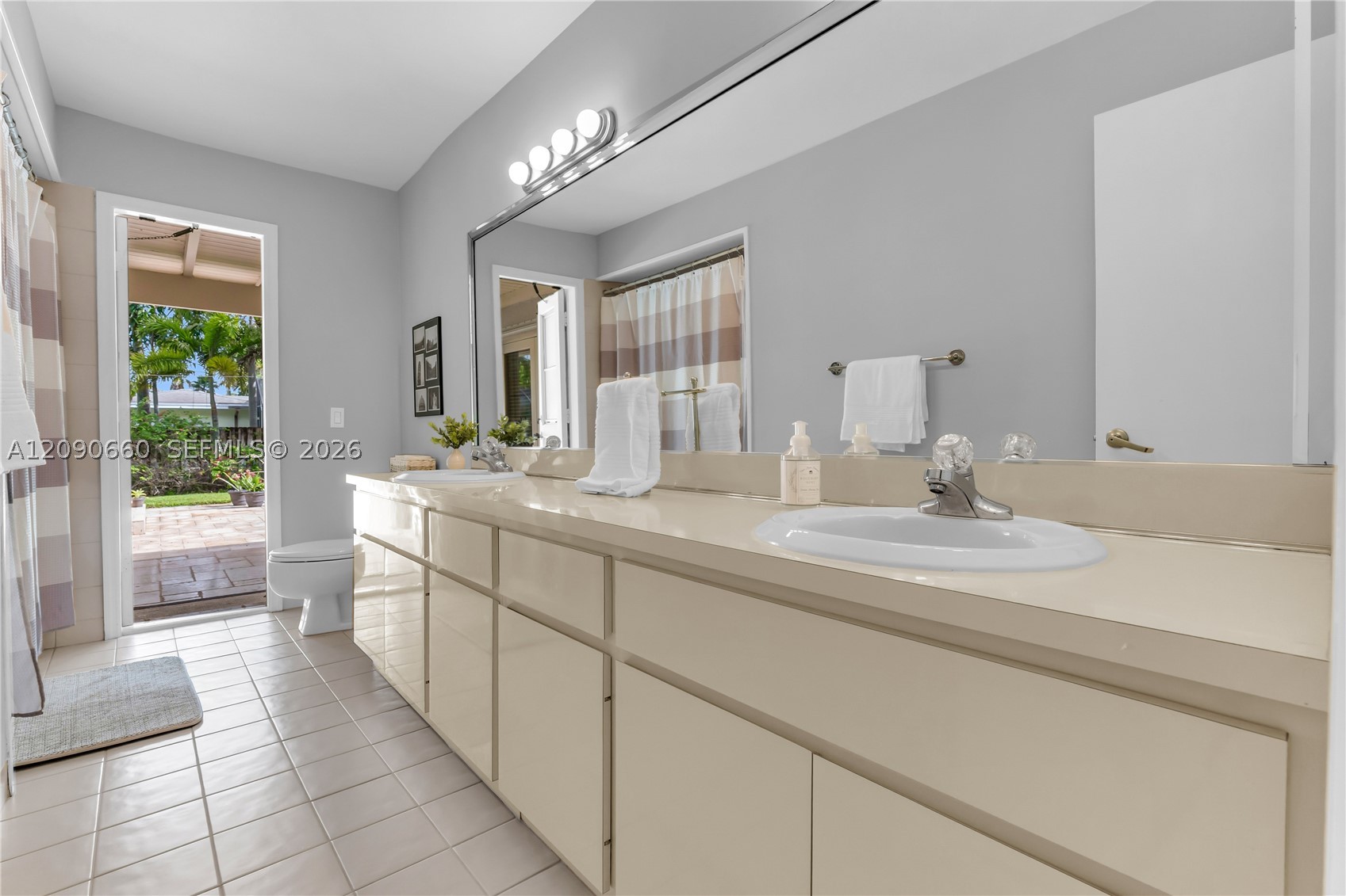 7915 SW 155th St, Palmetto Bay FL 33157