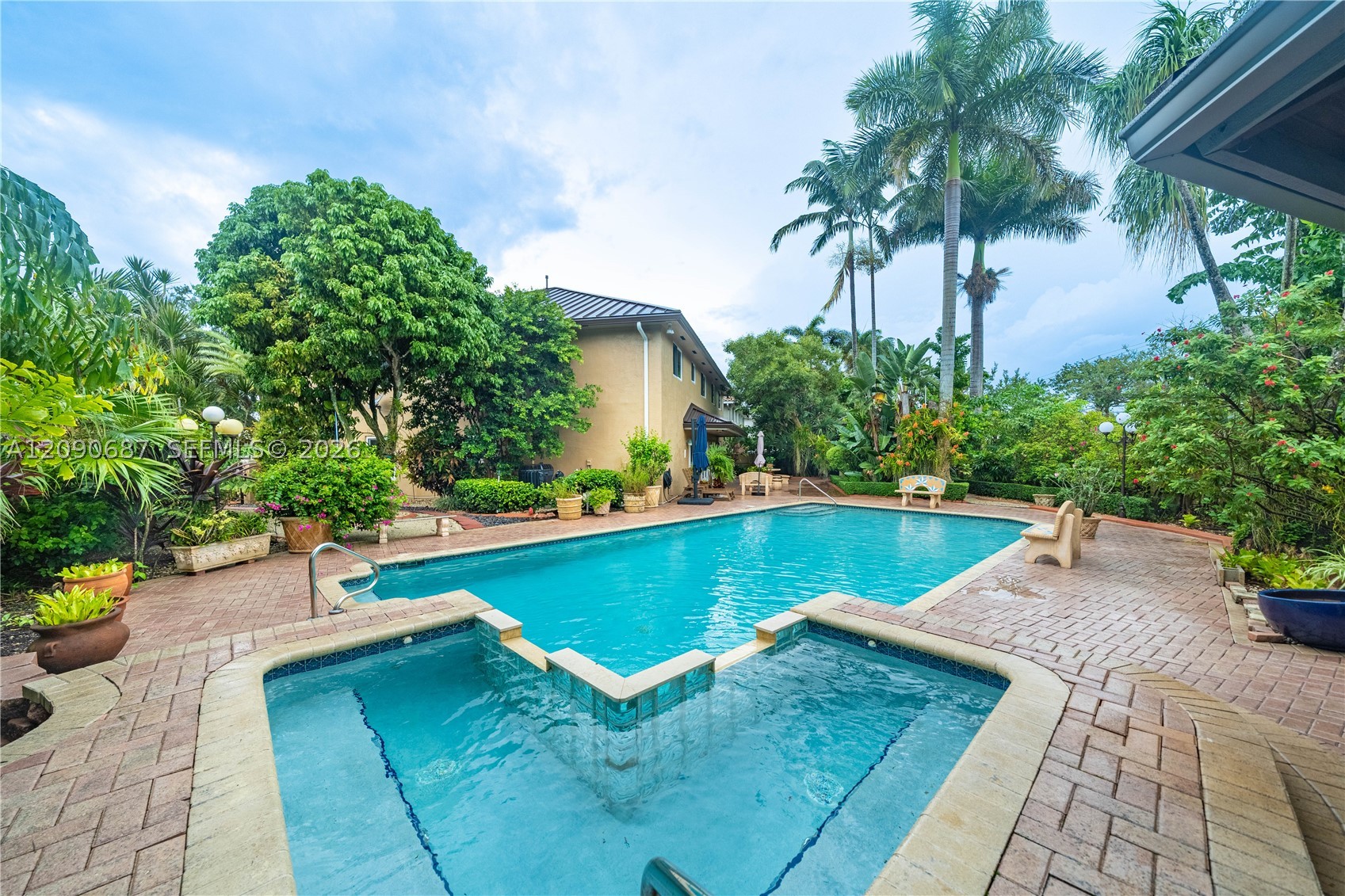 15935 NW 82nd Ct, Miami Lakes FL 33016
