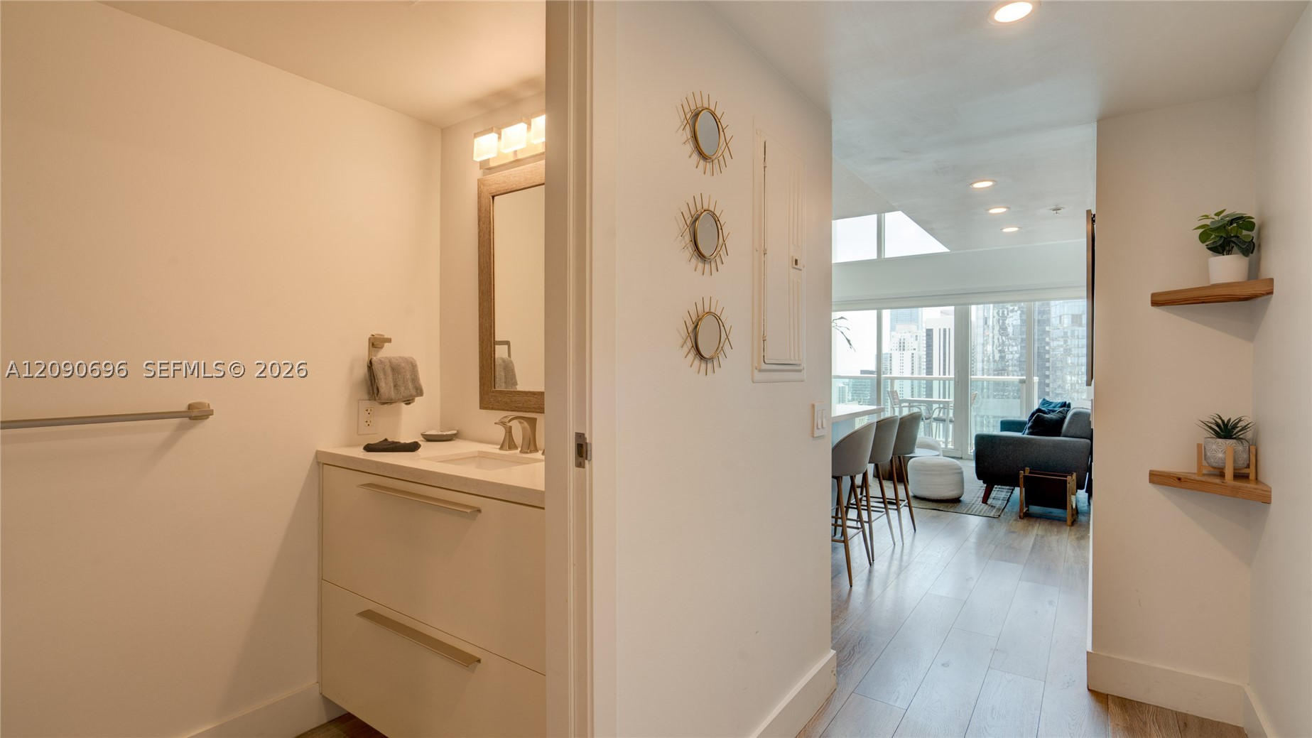 41 SE 5th St #2212, Miami FL 33131