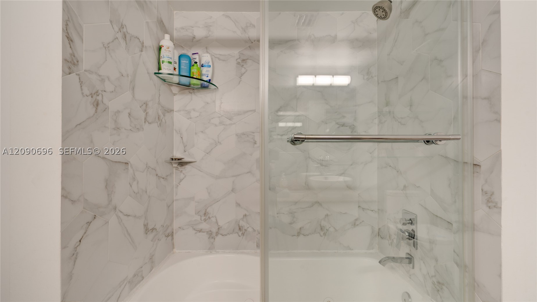 41 SE 5th St #2212, Miami FL 33131