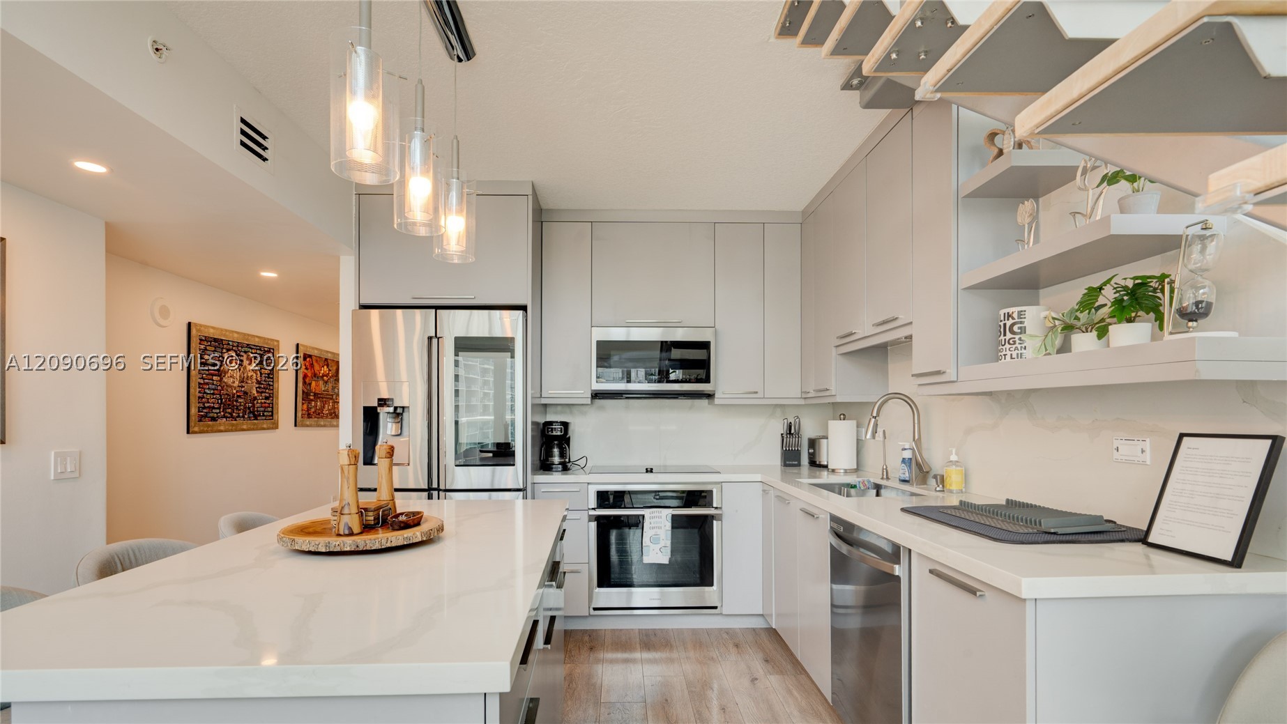 41 SE 5th St #2212, Miami FL 33131