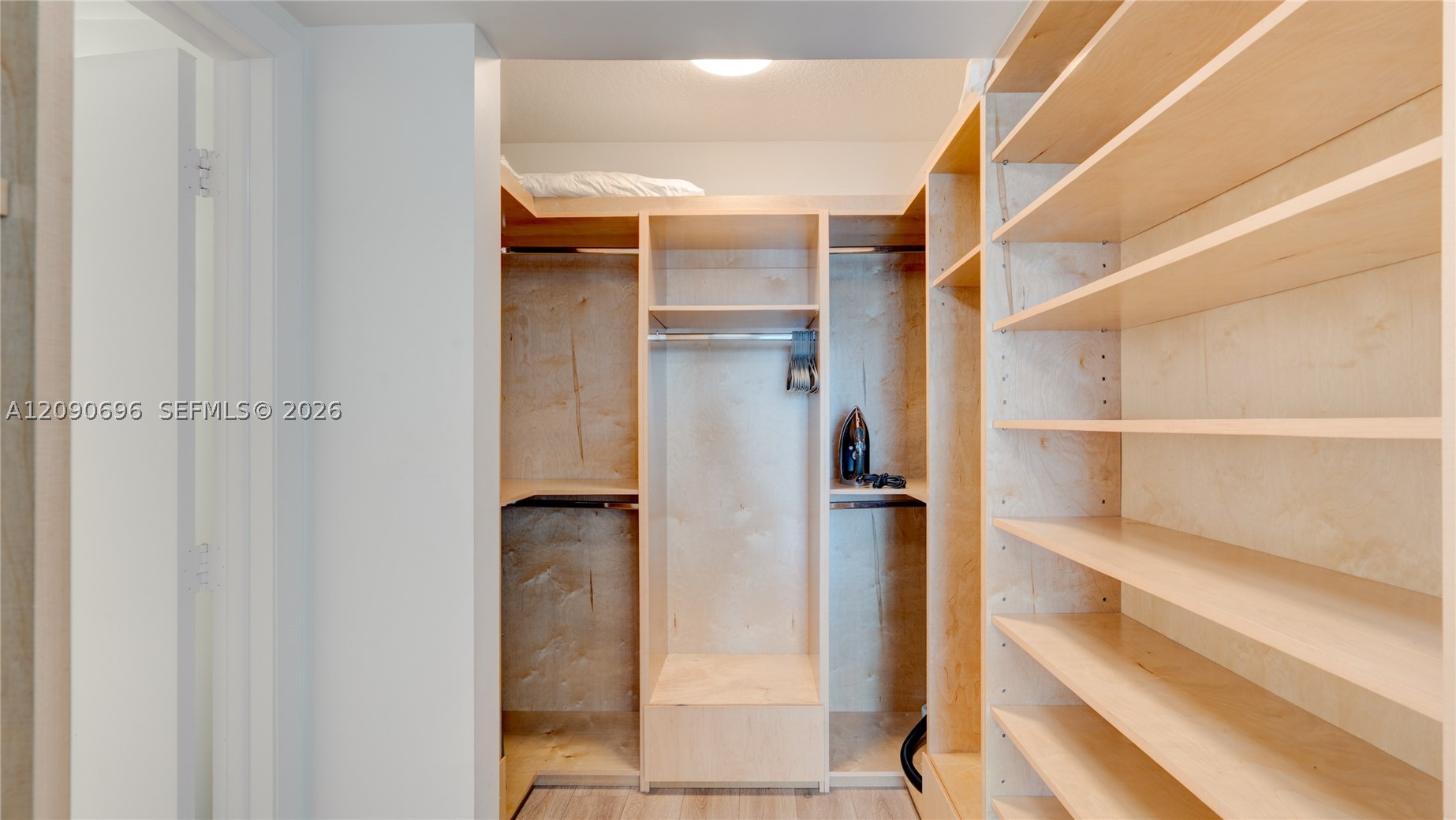 41 SE 5th St #2212, Miami FL 33131