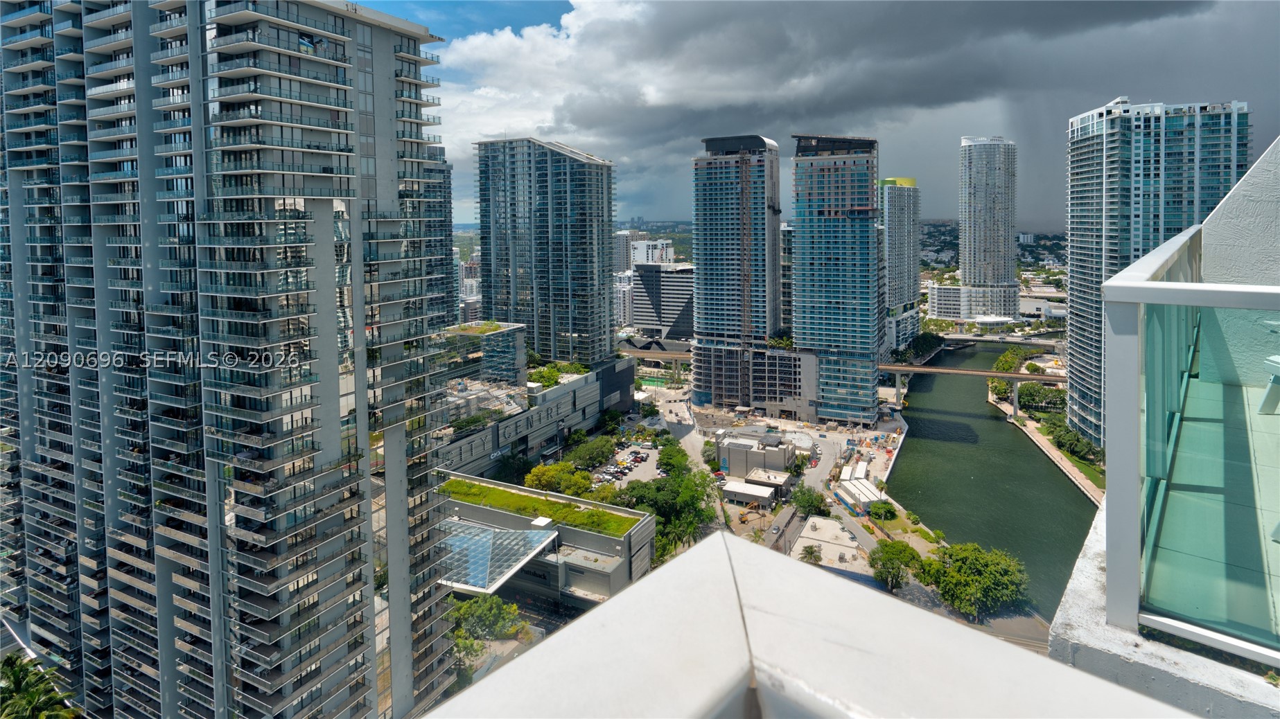 41 SE 5th St #2212, Miami FL 33131