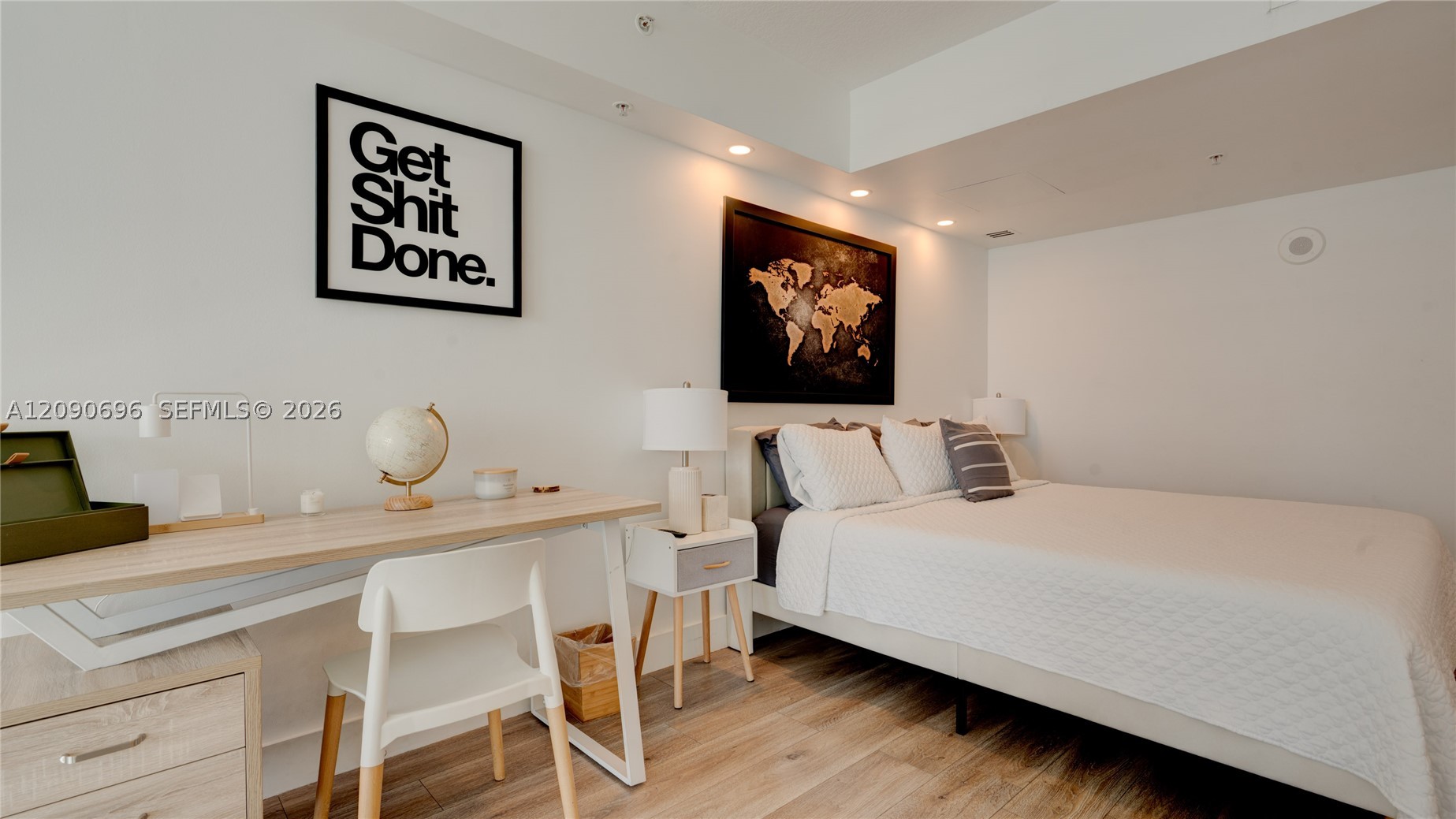41 SE 5th St #2212, Miami FL 33131