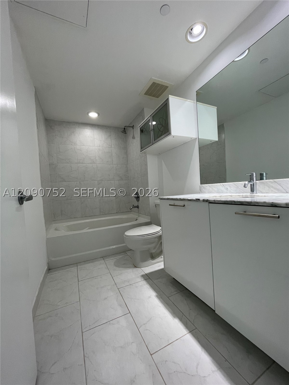 951 Brickell Ave #2803, Miami FL 33131