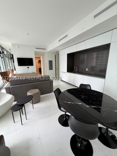 300 Biscayne Blvd Way #3308W, Miami FL 33131