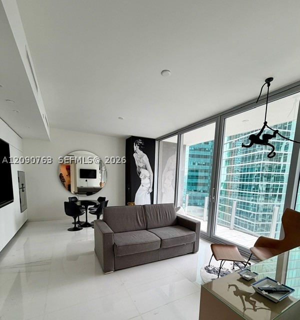 300 Biscayne Blvd Way #3308W, Miami FL 33131