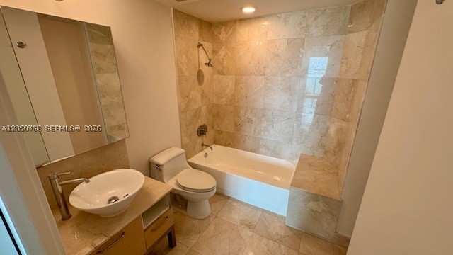 218 SE 14th St #1901, Miami FL 33131