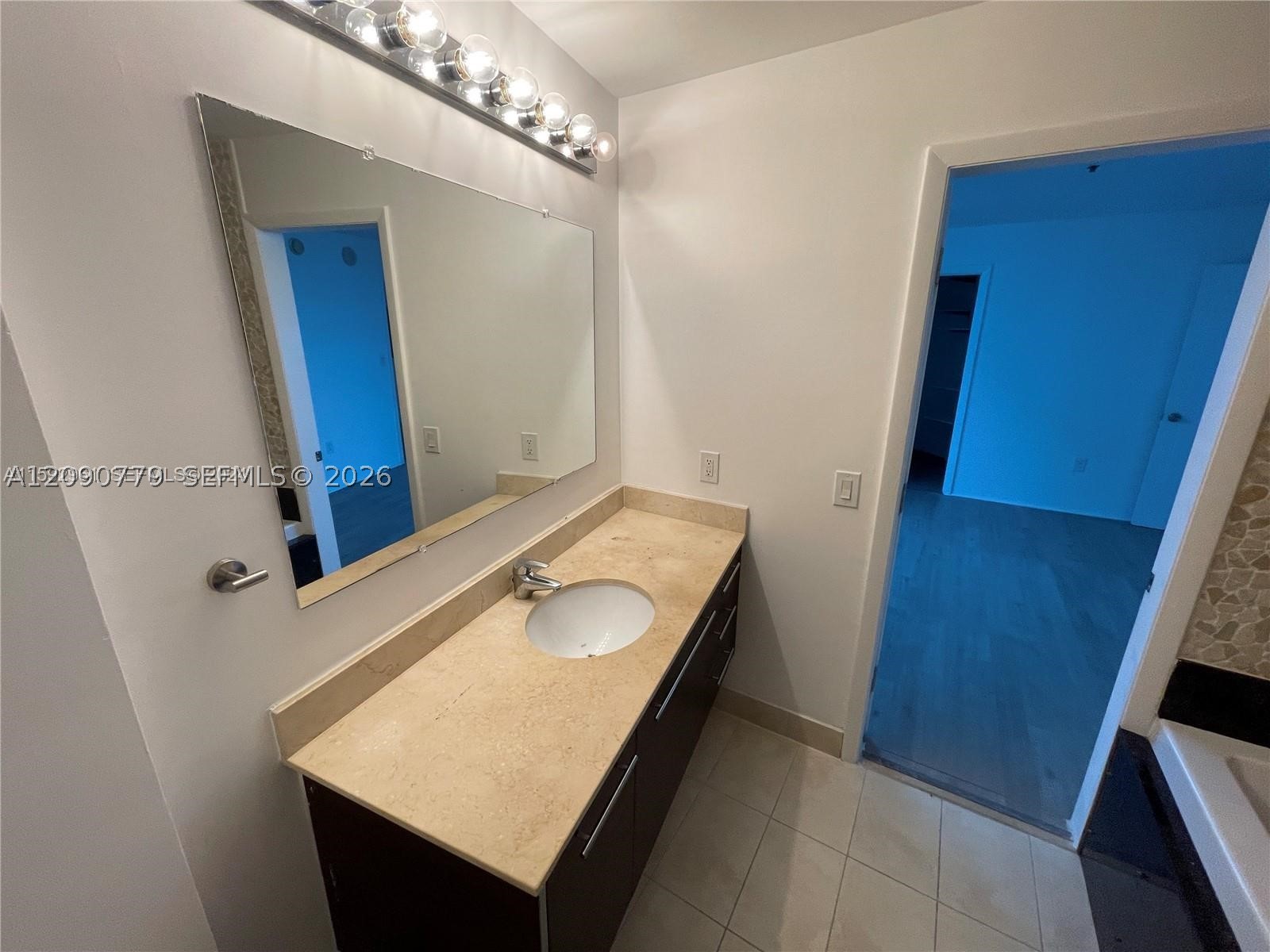 1900 N Bayshore Dr #2318, Miami FL 33132