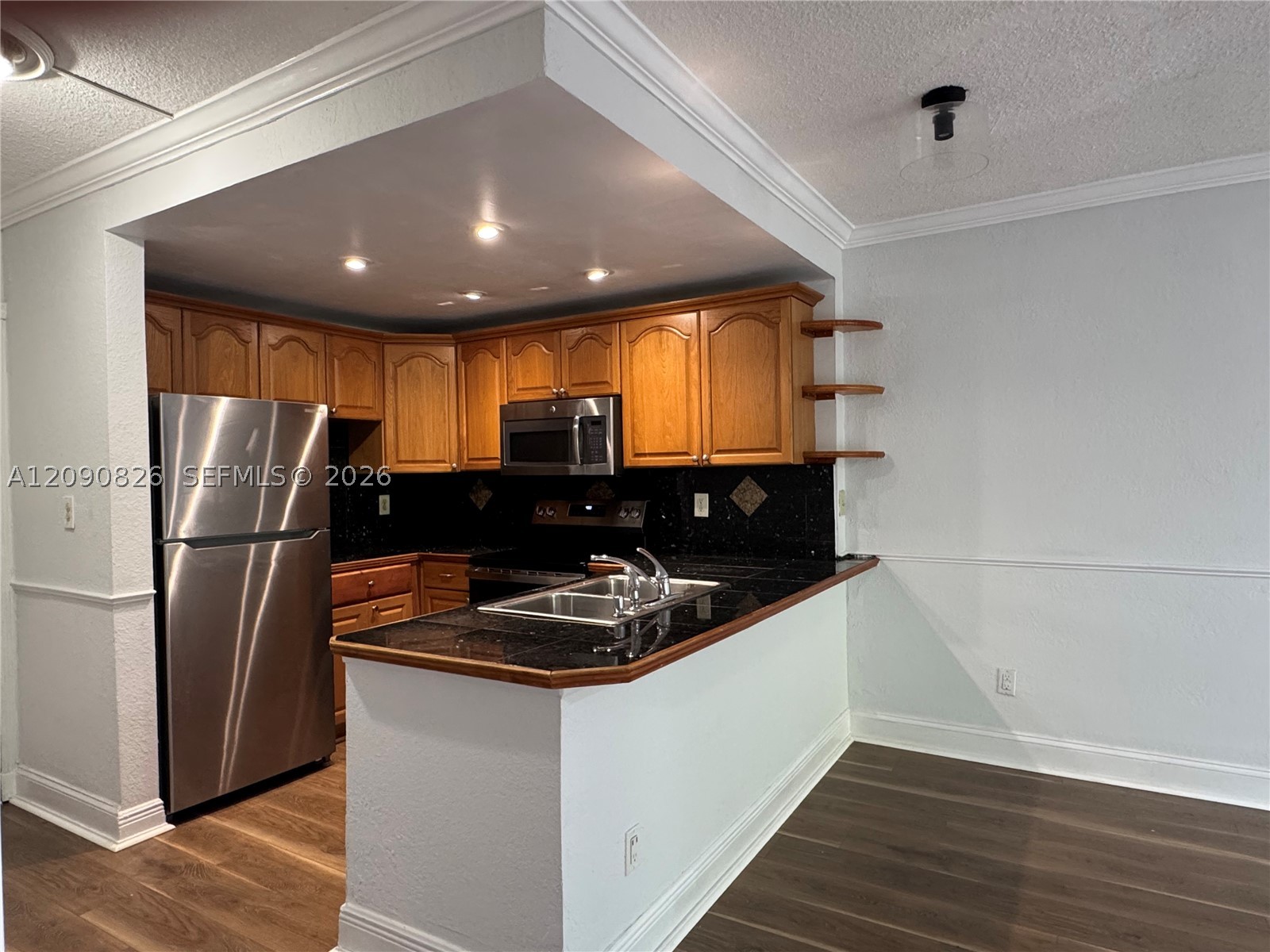 680 Miller Dr #W301, Miami Springs FL 33166