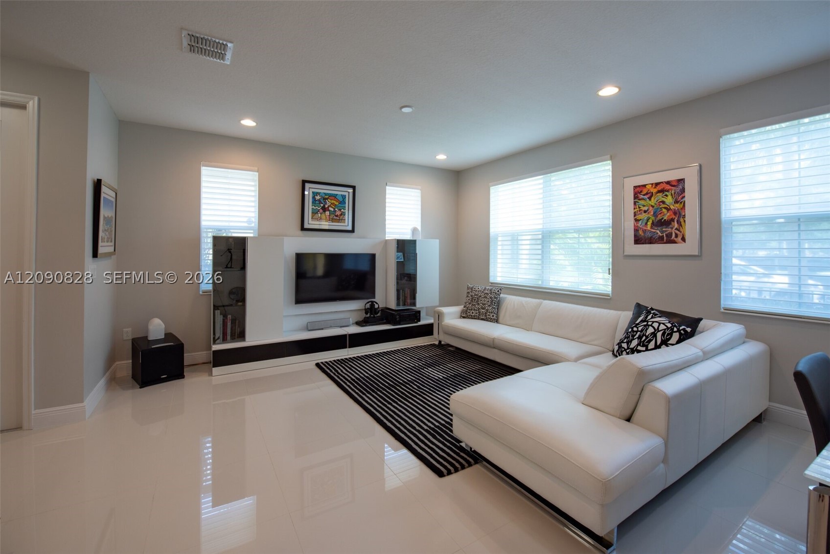 12410 NW 33rd St, Sunrise FL 33323