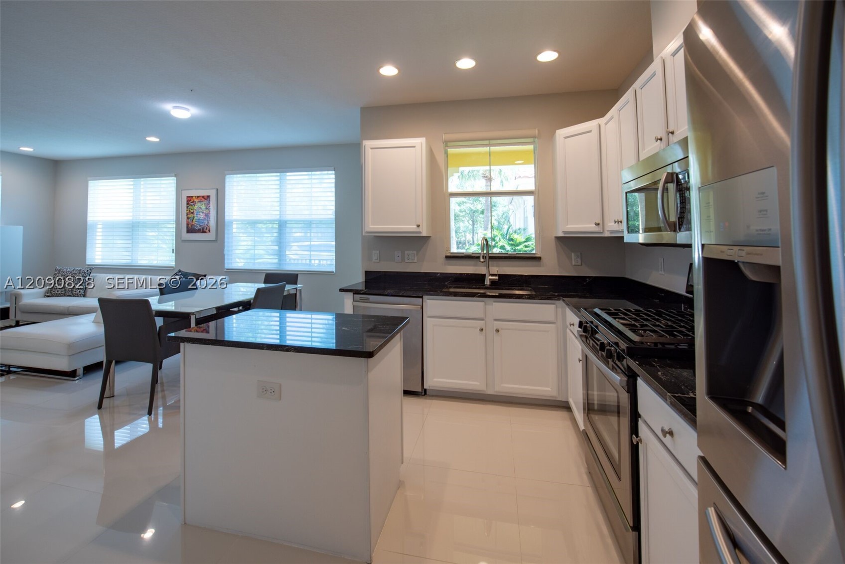 12410 NW 33rd St, Sunrise FL 33323