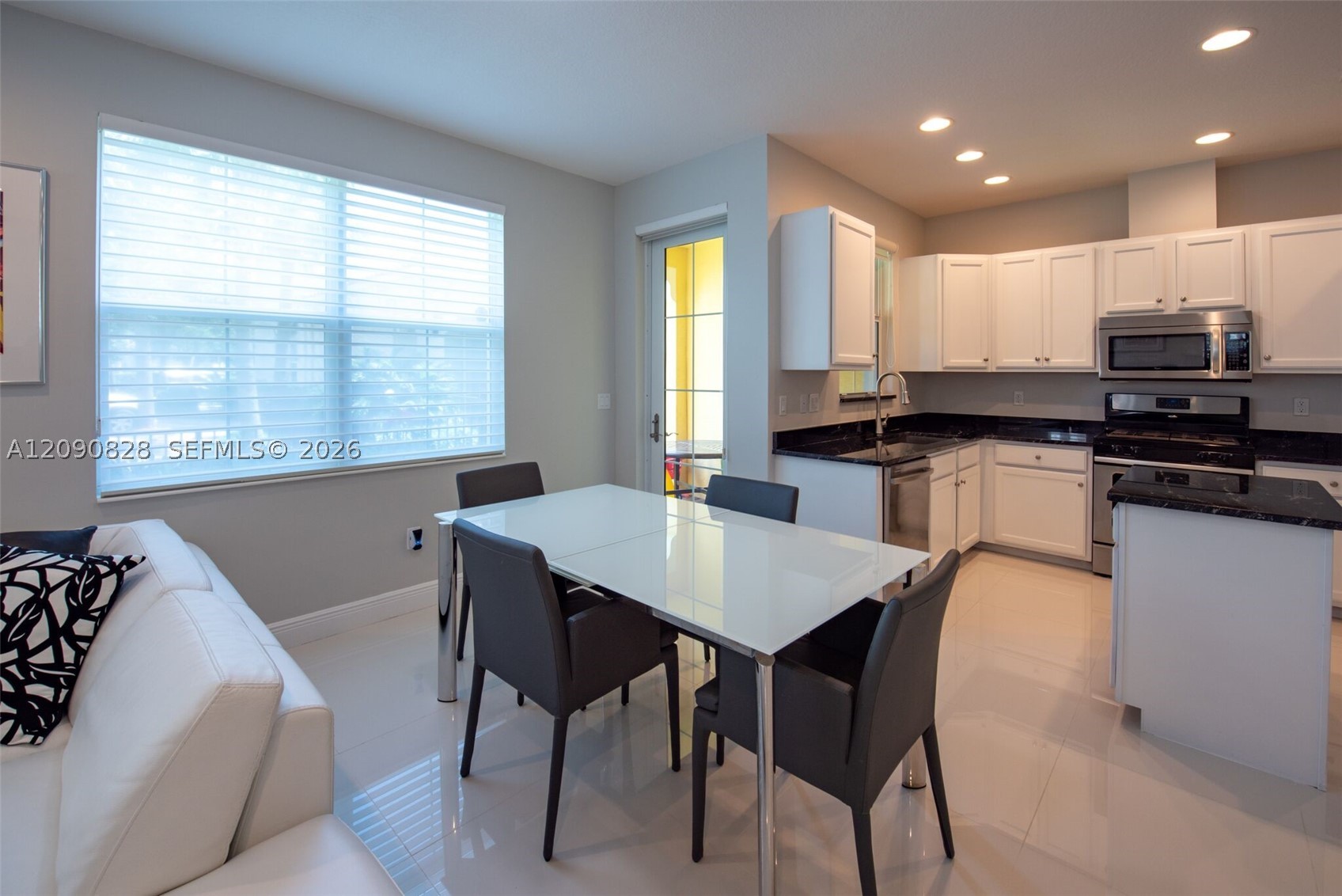 12410 NW 33rd St, Sunrise FL 33323
