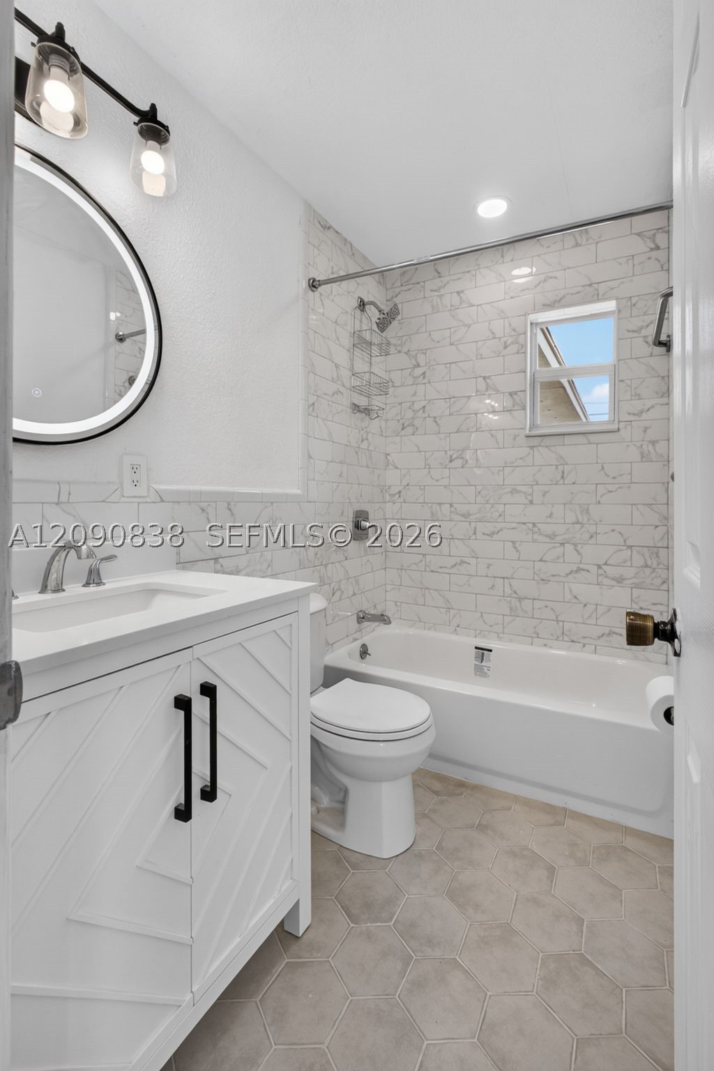 840 W 4th St #-, Riviera Beach FL 33404