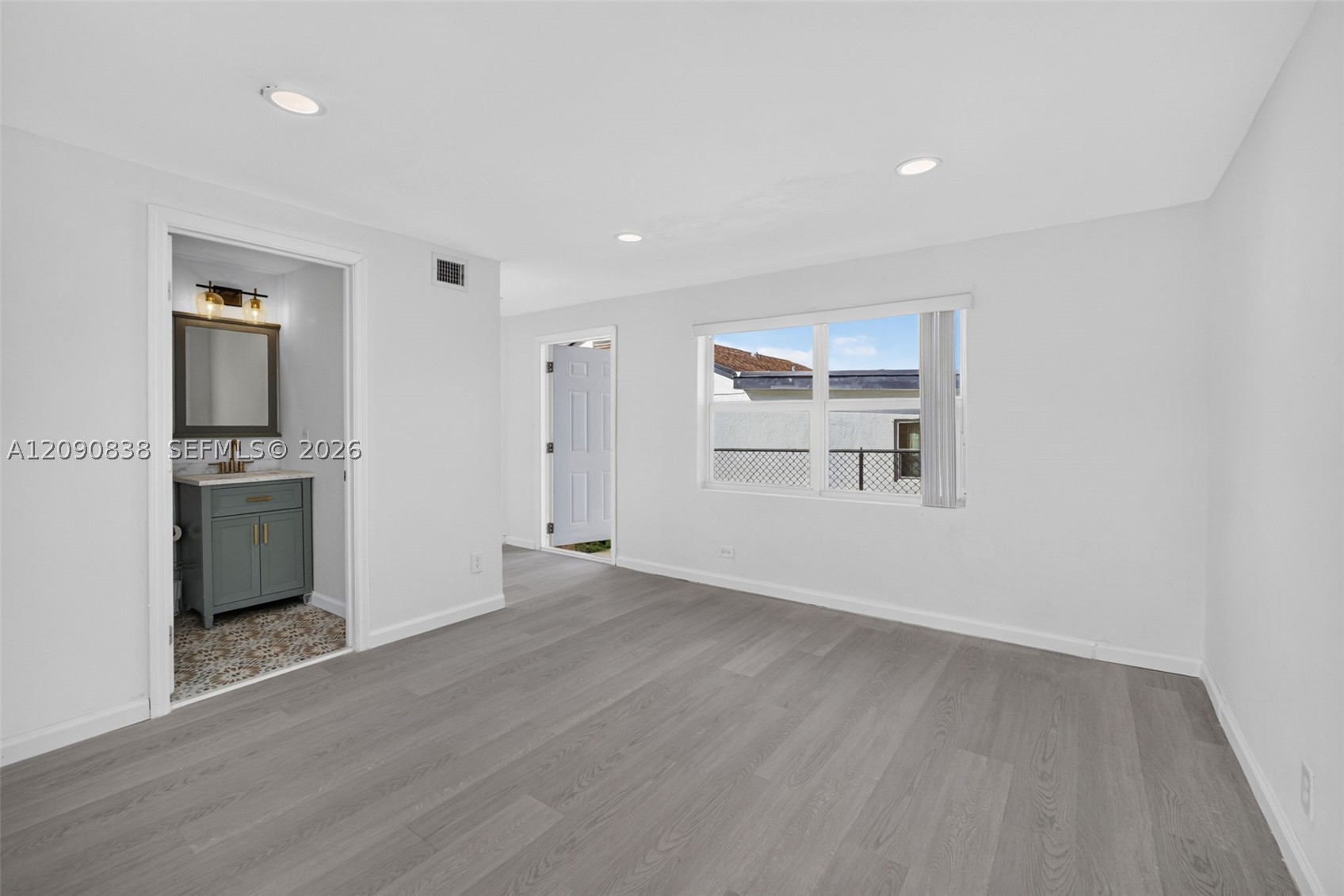 840 W 4th St #-, Riviera Beach FL 33404