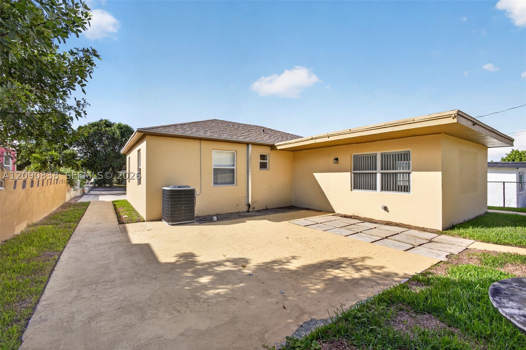 840 W 4th St #-, Riviera Beach FL 33404