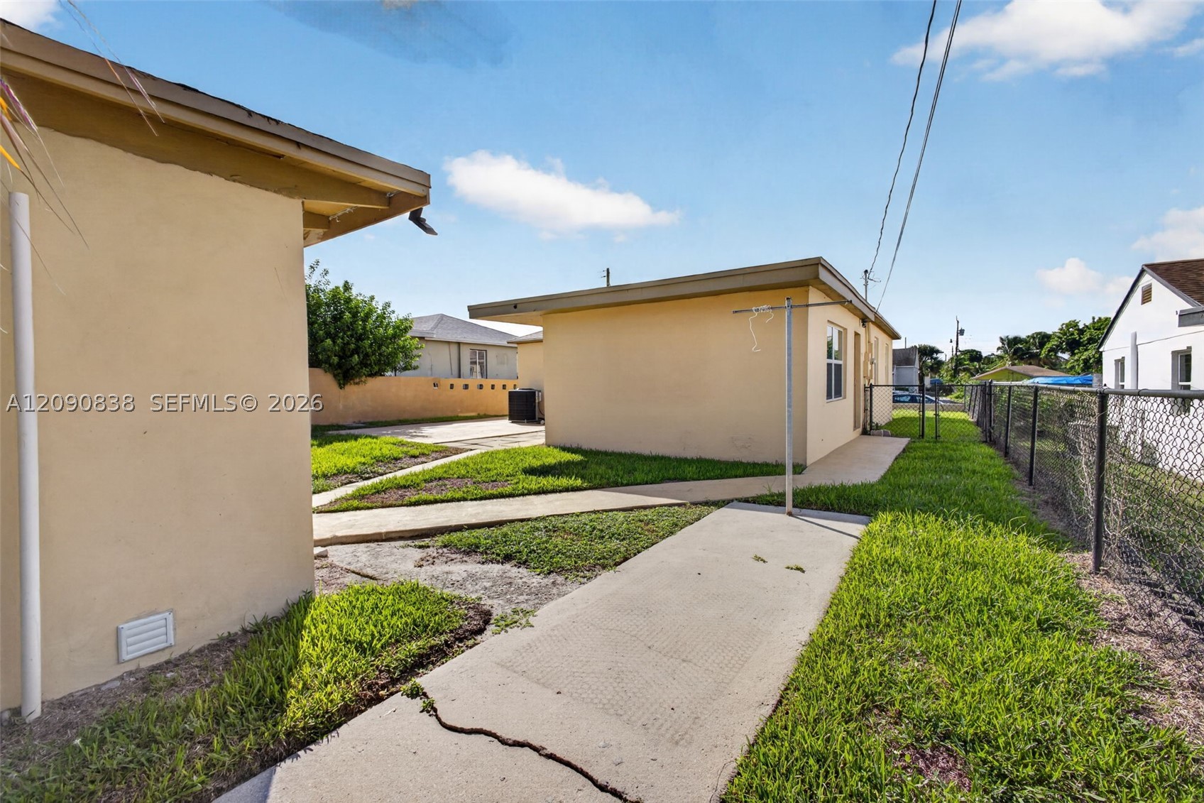 840 W 4th St #-, Riviera Beach FL 33404