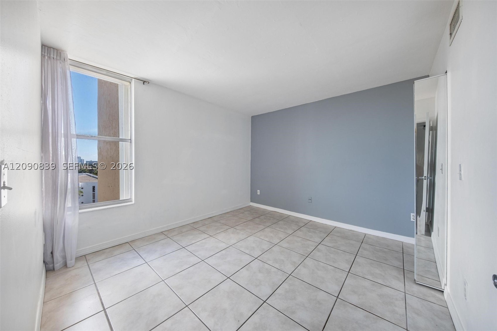 2350 NE 135th St #811, North Miami FL 33181