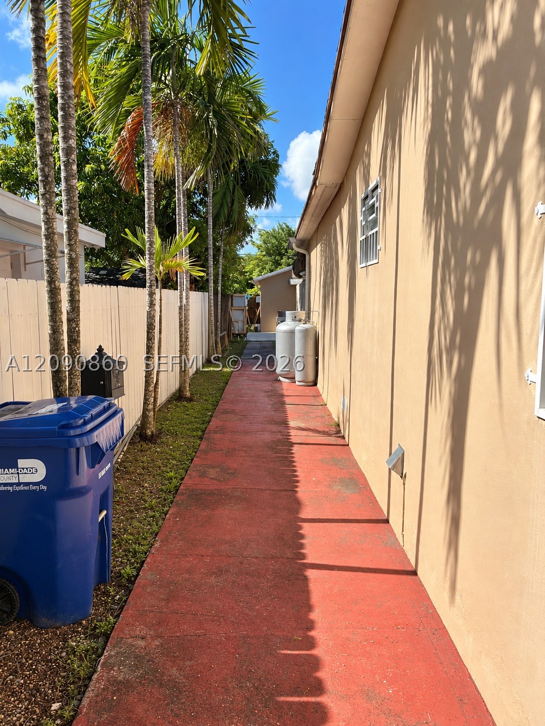 10665 SW 6 St, Miami FL 33174