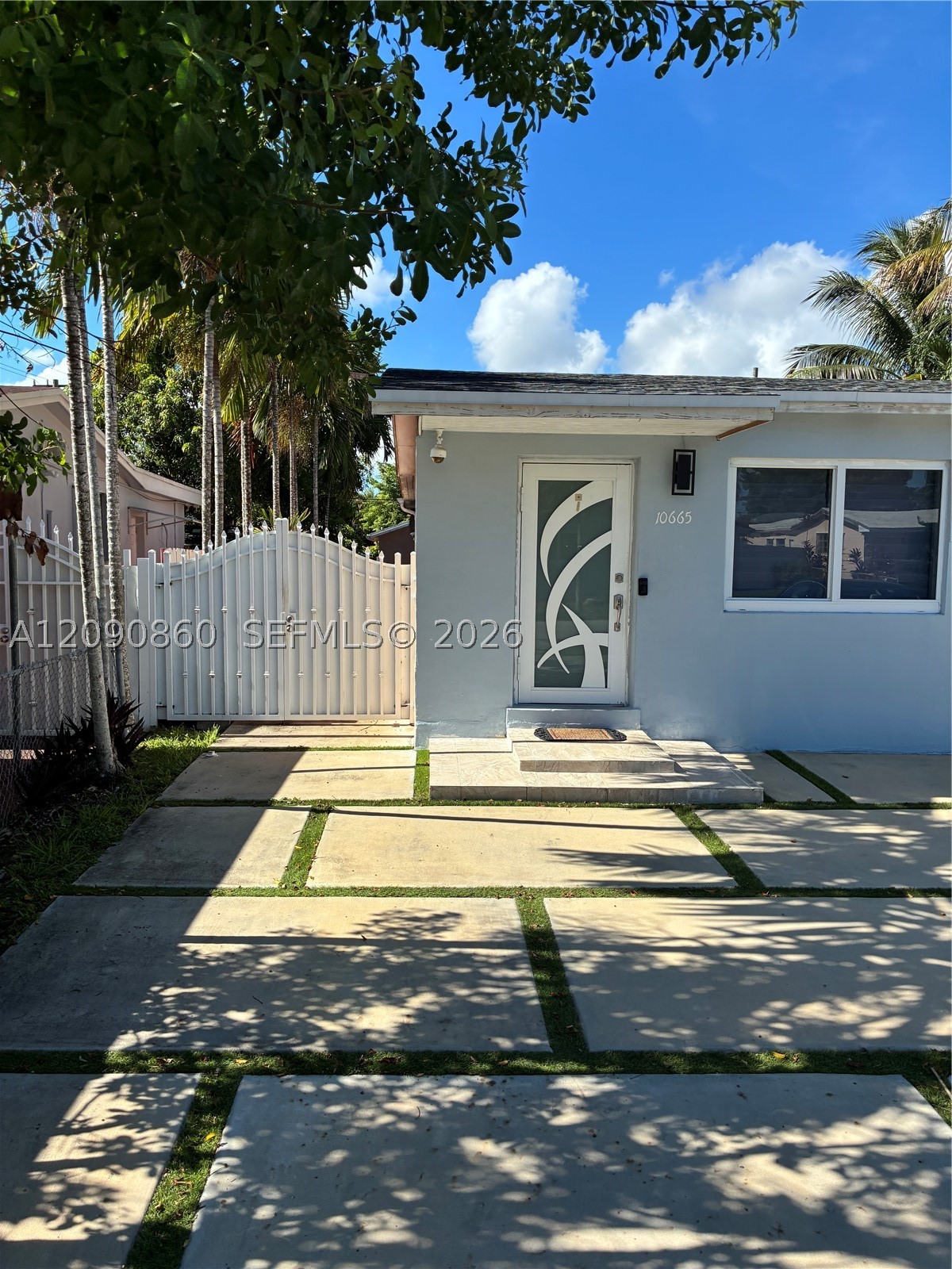 10665 SW 6 St, Miami FL 33174