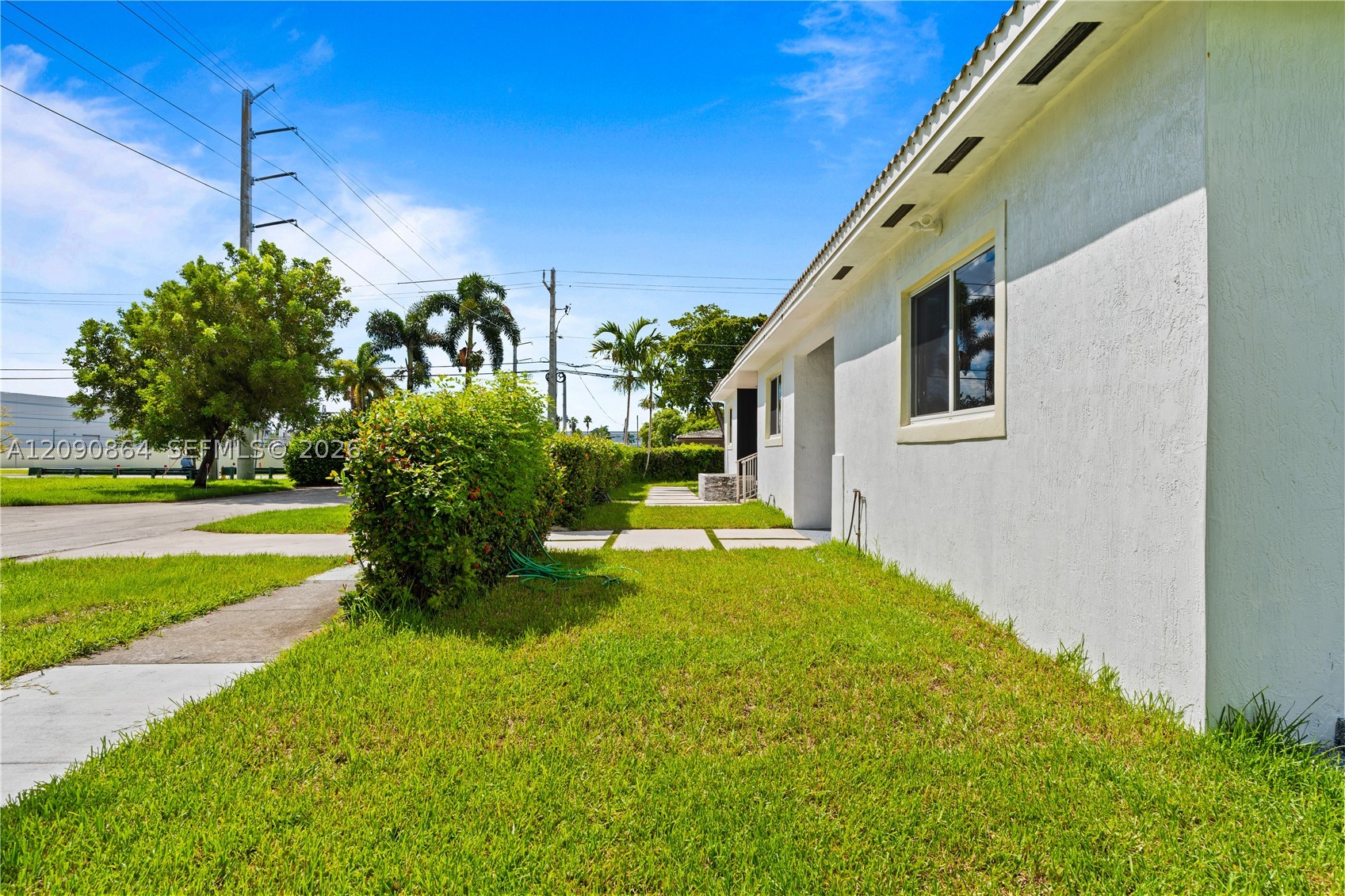 580 Lee Dr, Miami Springs FL 33166