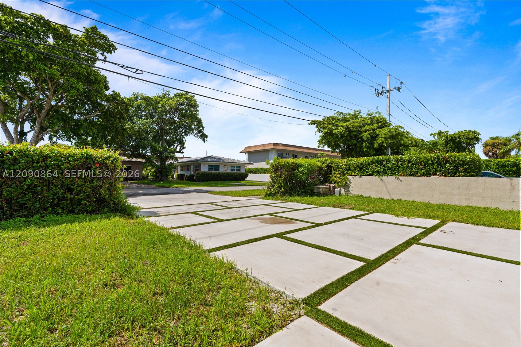 580 Lee Dr, Miami Springs FL 33166