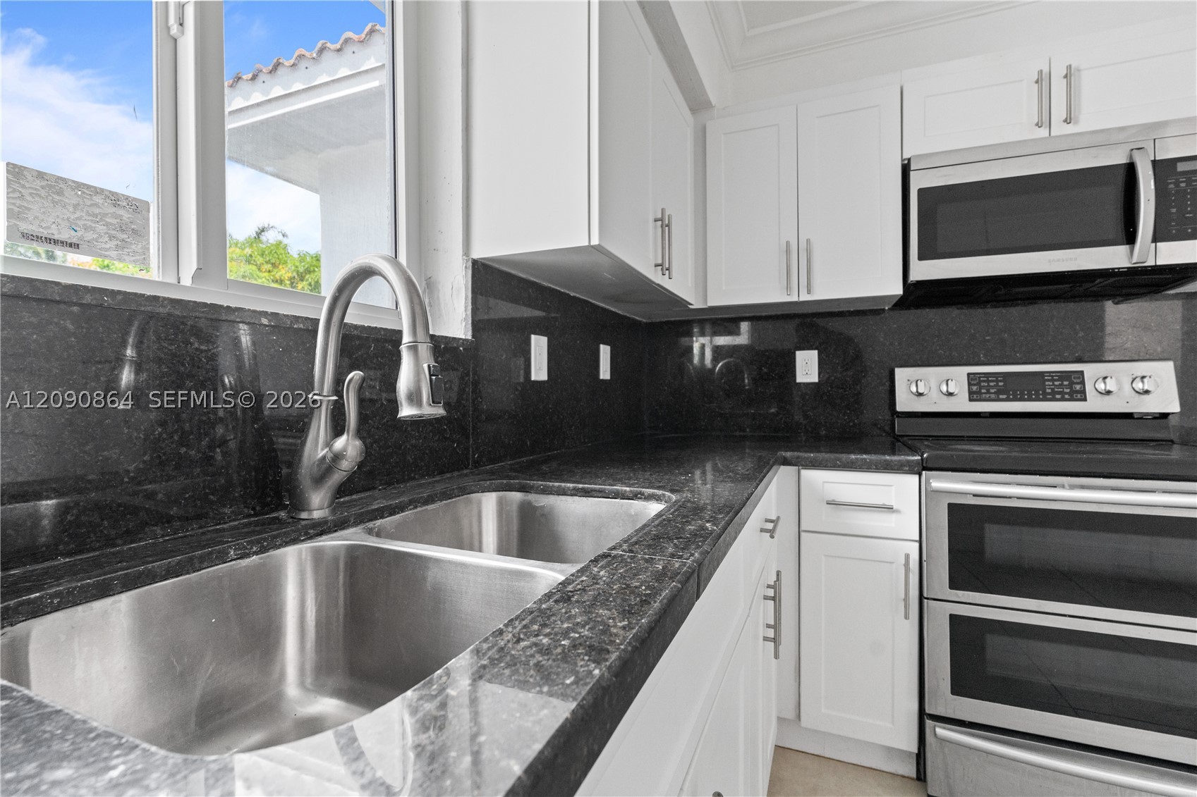 580 Lee Dr, Miami Springs FL 33166