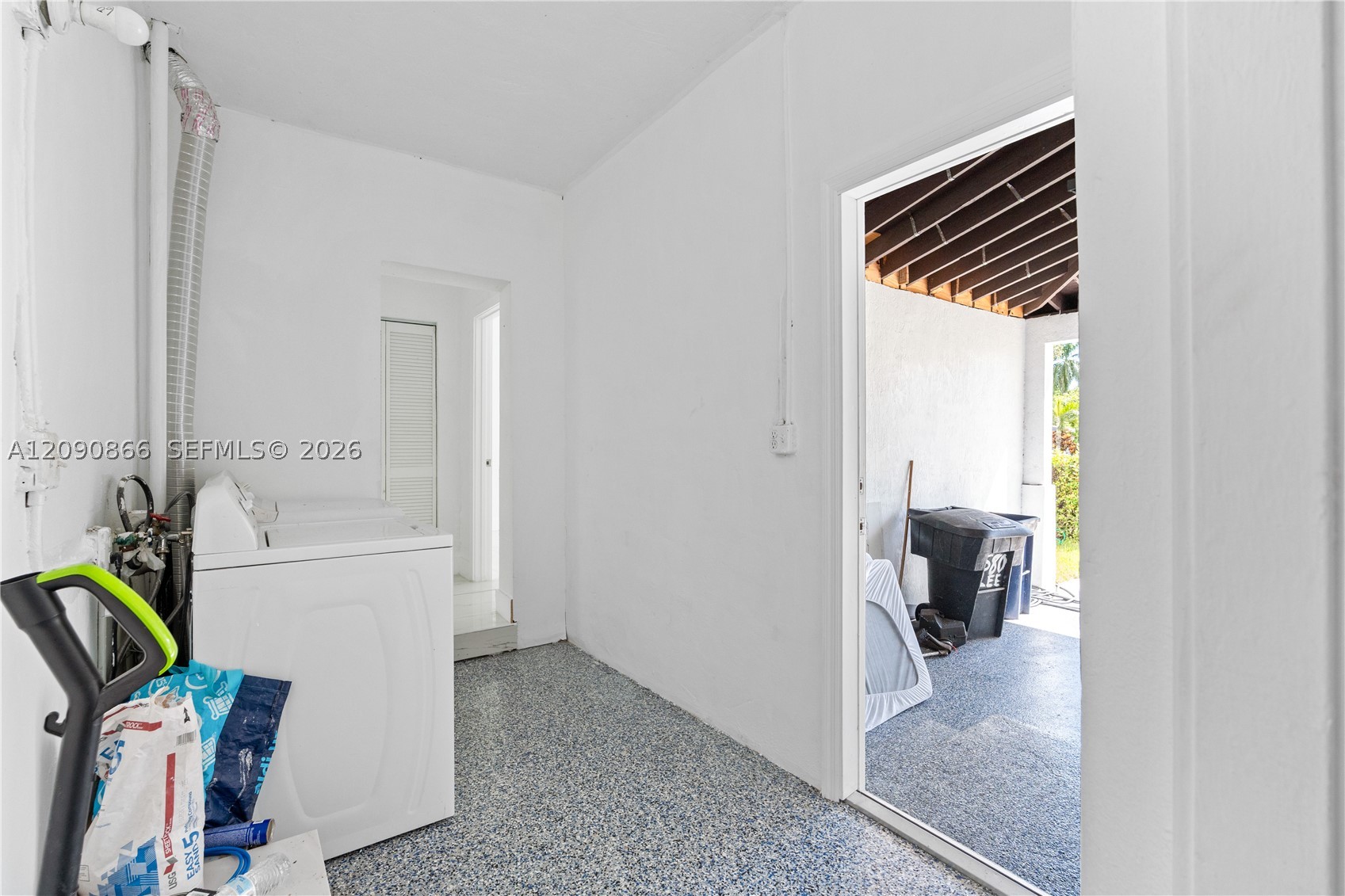 580 Lee Dr, Miami Springs FL 33166