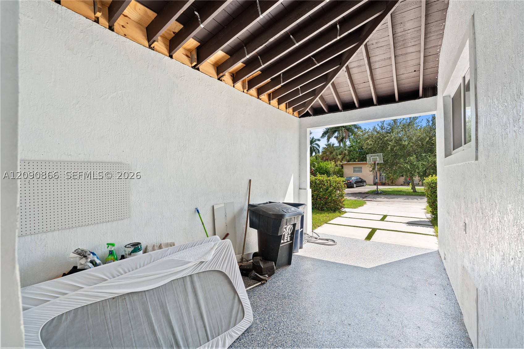580 Lee Dr, Miami Springs FL 33166