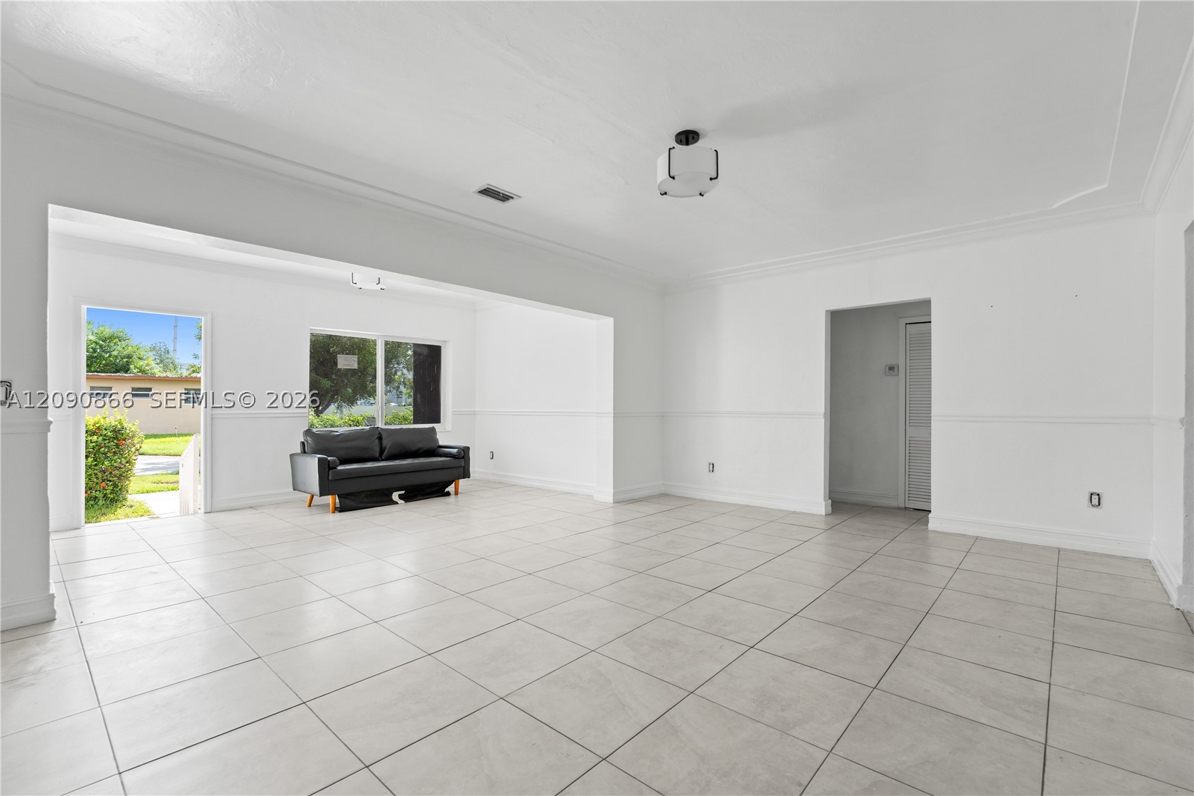 580 Lee Dr, Miami Springs FL 33166