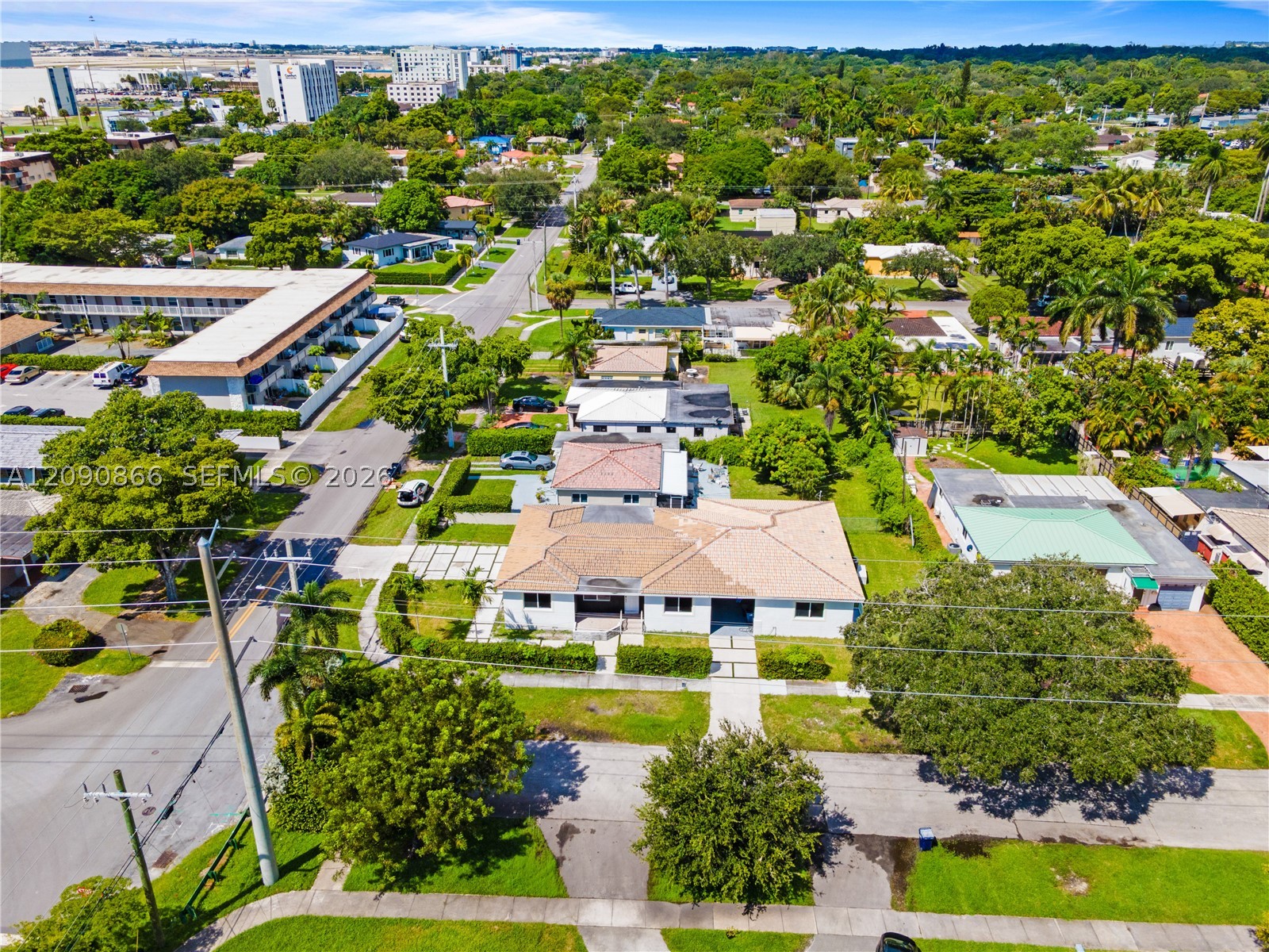 580 Lee Dr, Miami Springs FL 33166