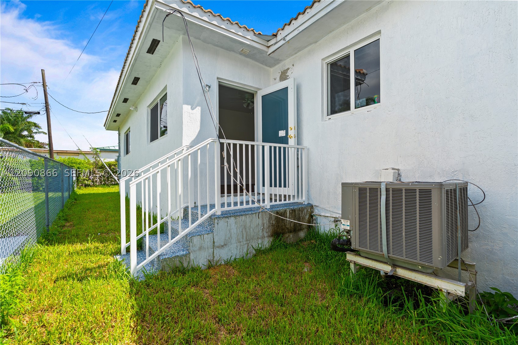 580 Lee Dr, Miami Springs FL 33166