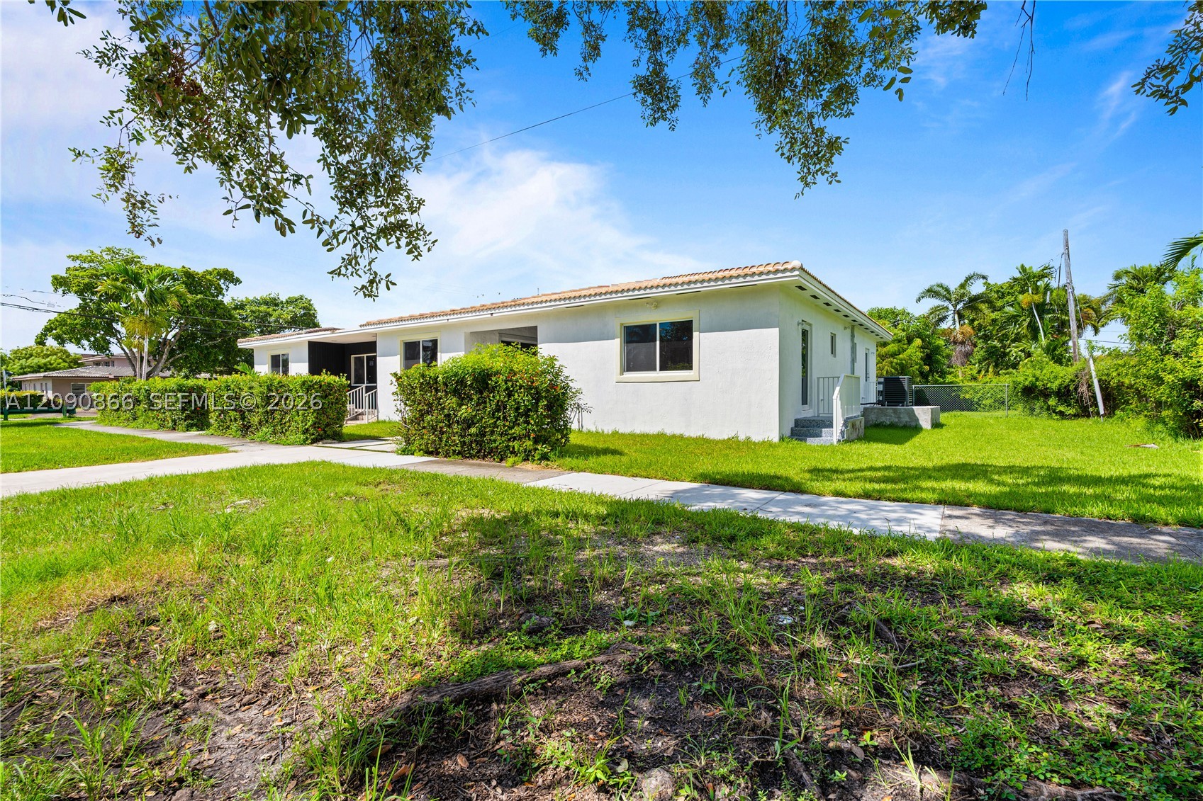 580 Lee Dr, Miami Springs FL 33166