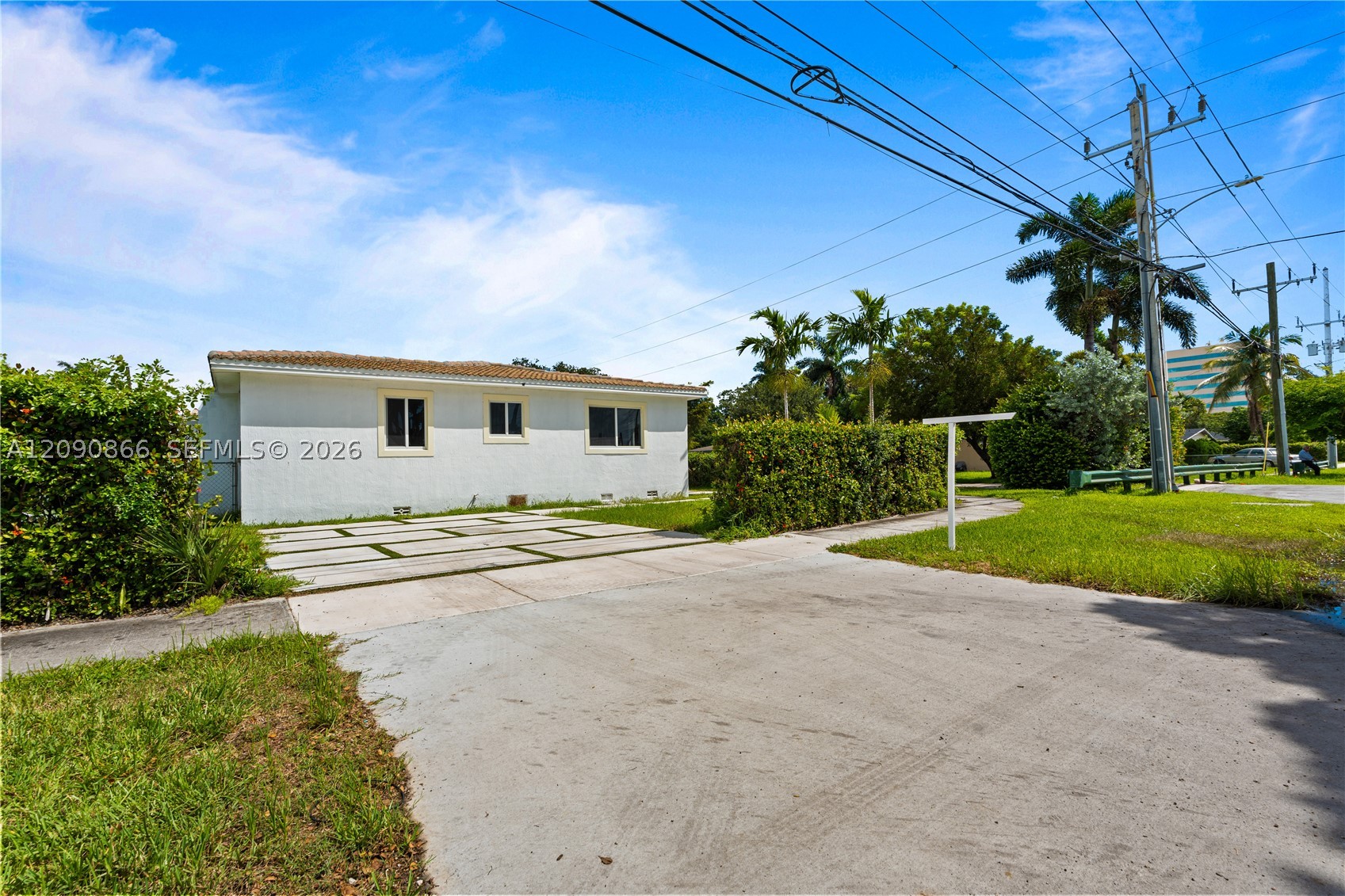 580 Lee Dr, Miami Springs FL 33166