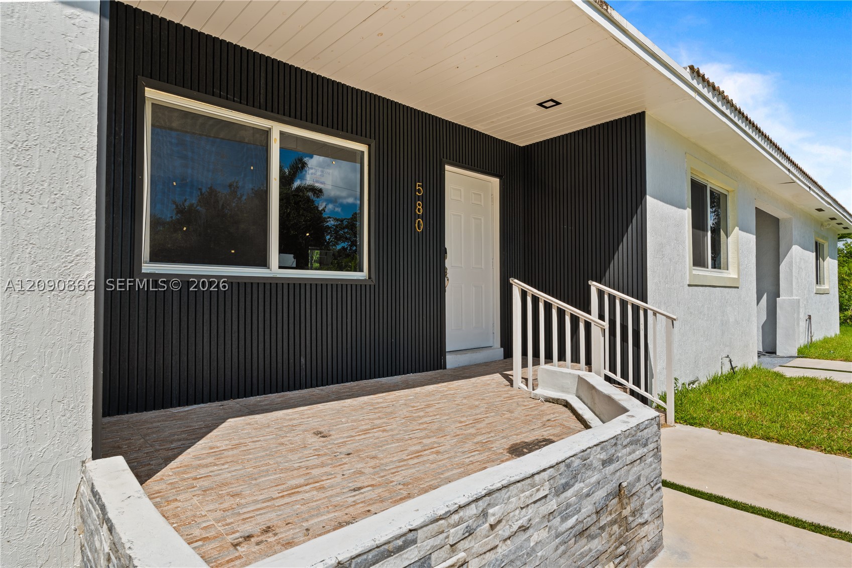 580 Lee Dr, Miami Springs FL 33166