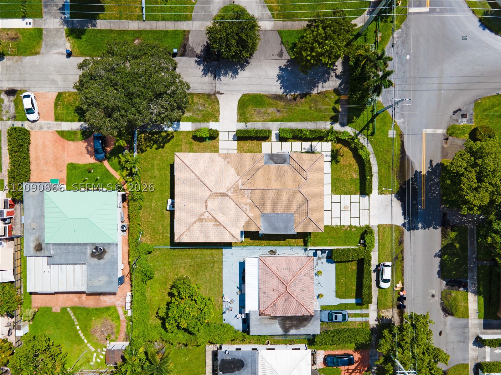 580 Lee Dr, Miami Springs FL 33166