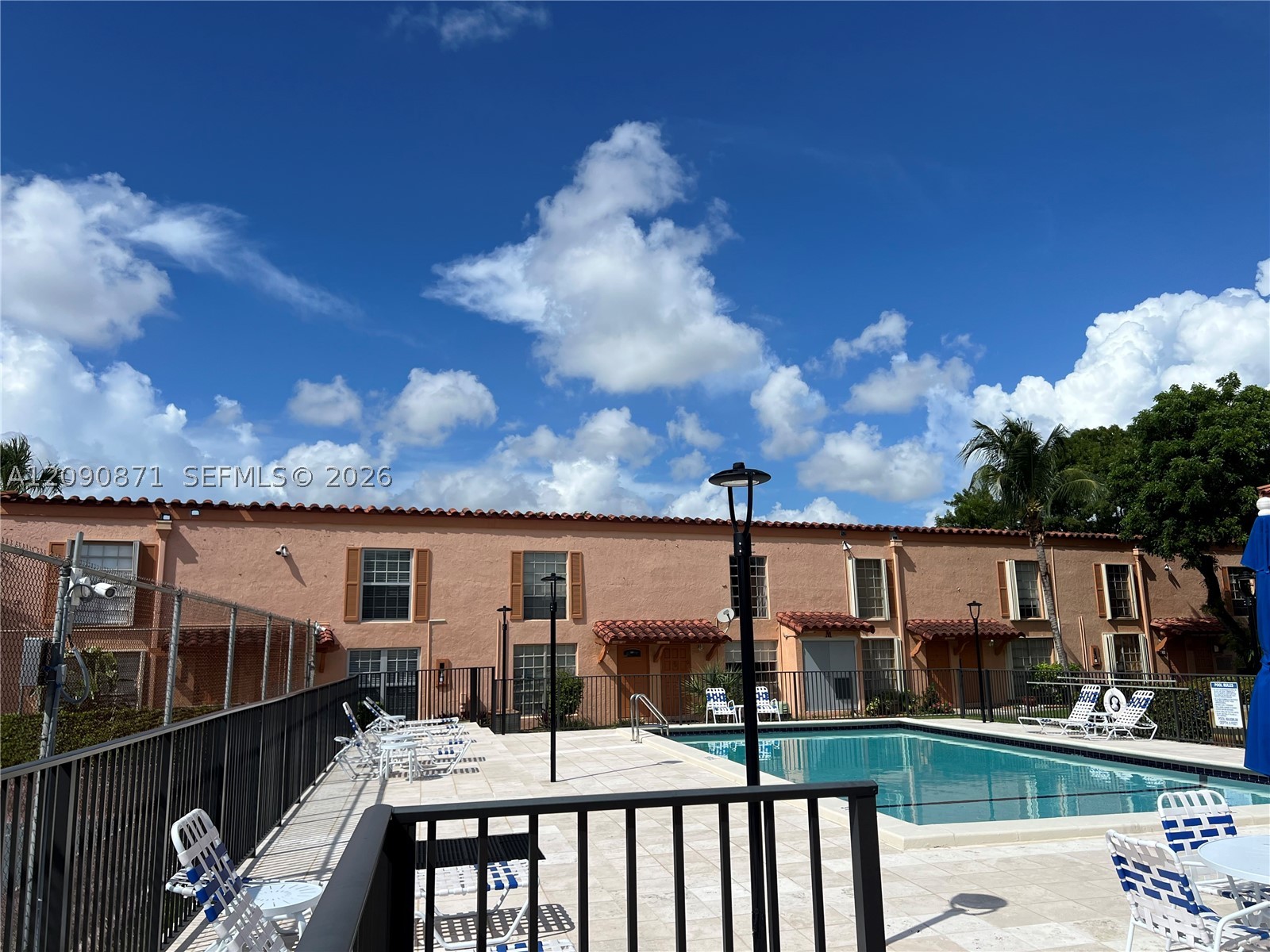 7200 Fairway Dr #H5, Miami Lakes FL 33014