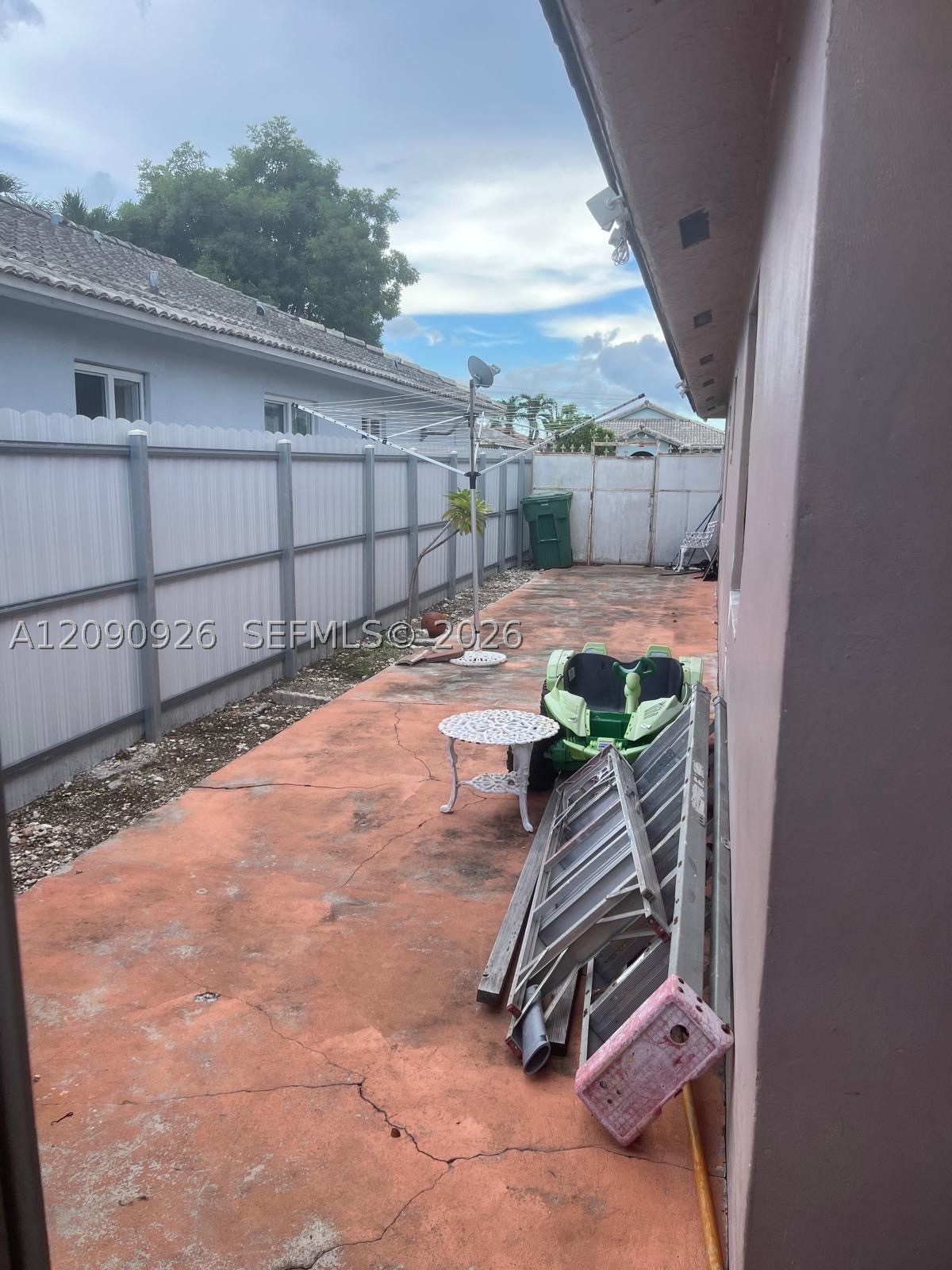 10071 NW 127 terrace, Hialeah Gardens FL 33018
