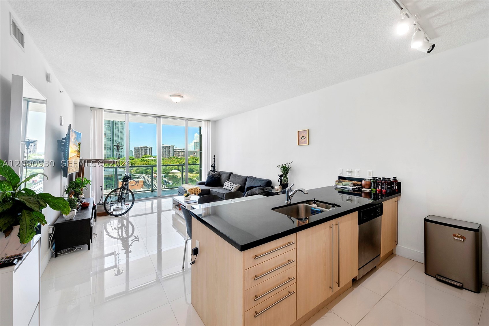 79 SW 12 St #1202-S, Miami FL 33130
