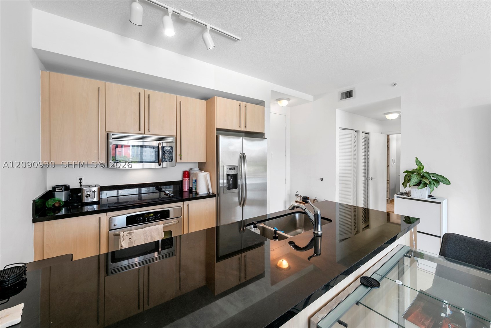 79 SW 12 St #1202-S, Miami FL 33130