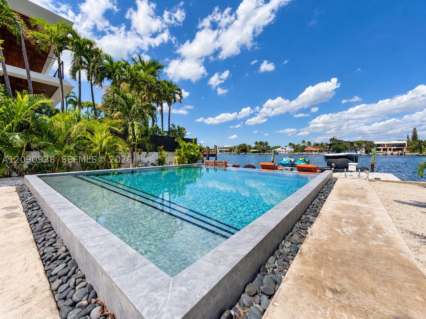 661 86th St, Miami Beach FL 33141