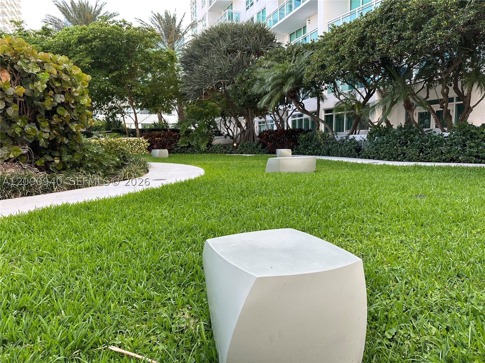 951 Brickell Ave #1009, Miami FL 33131