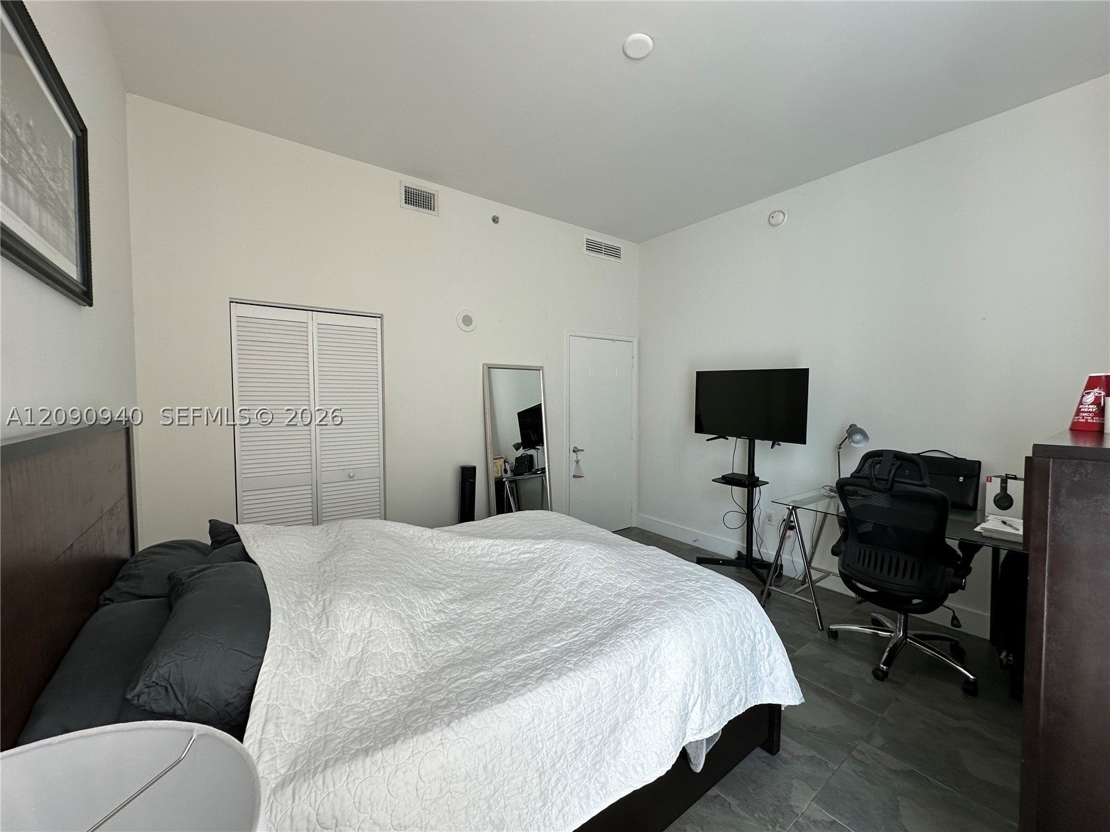 951 Brickell Ave #1009, Miami FL 33131