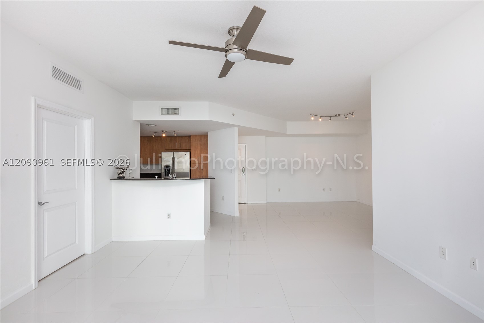 7910 Harbor Island Dr #507, North Bay Village FL 33141