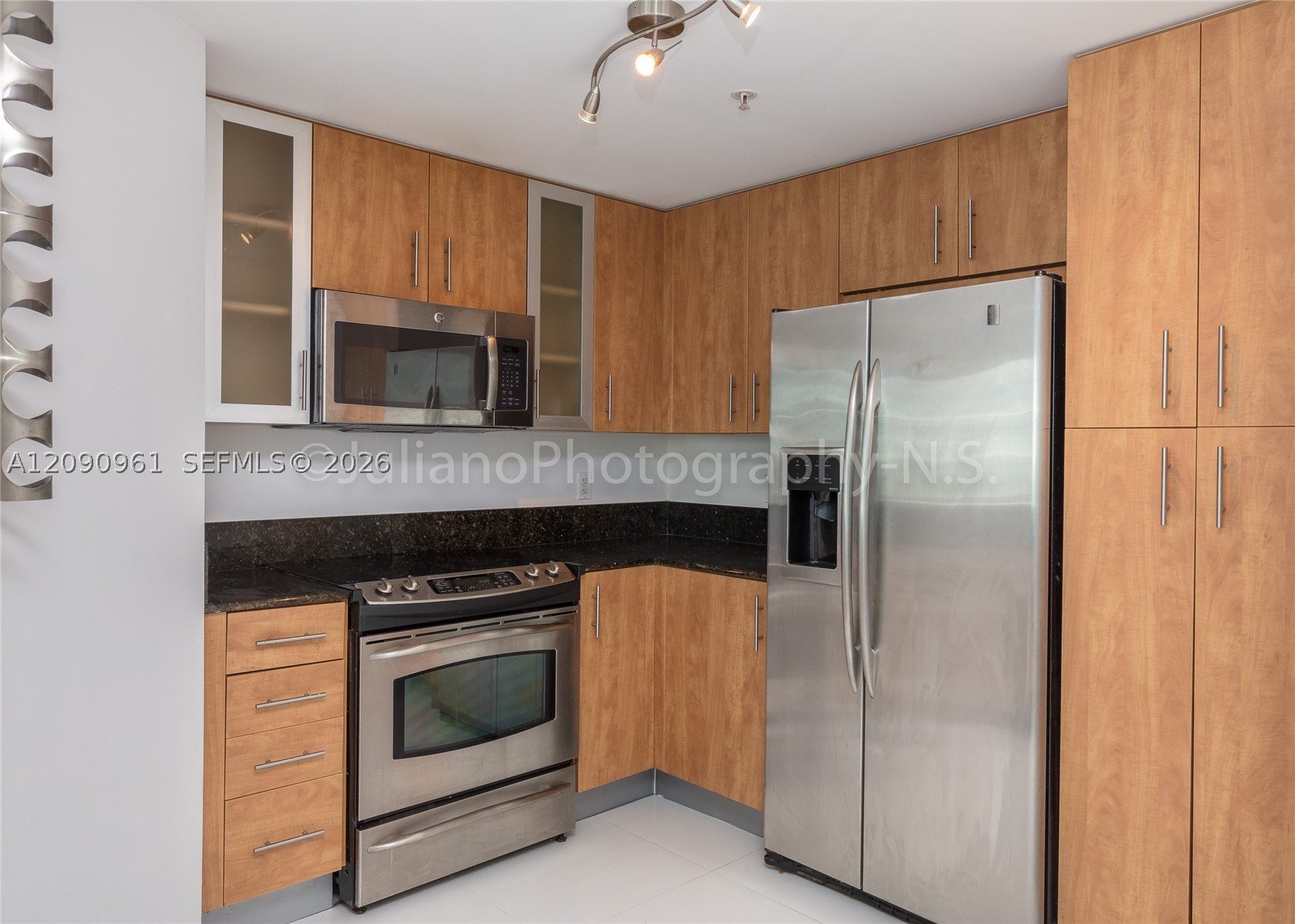 7910 Harbor Island Dr #507, North Bay Village FL 33141