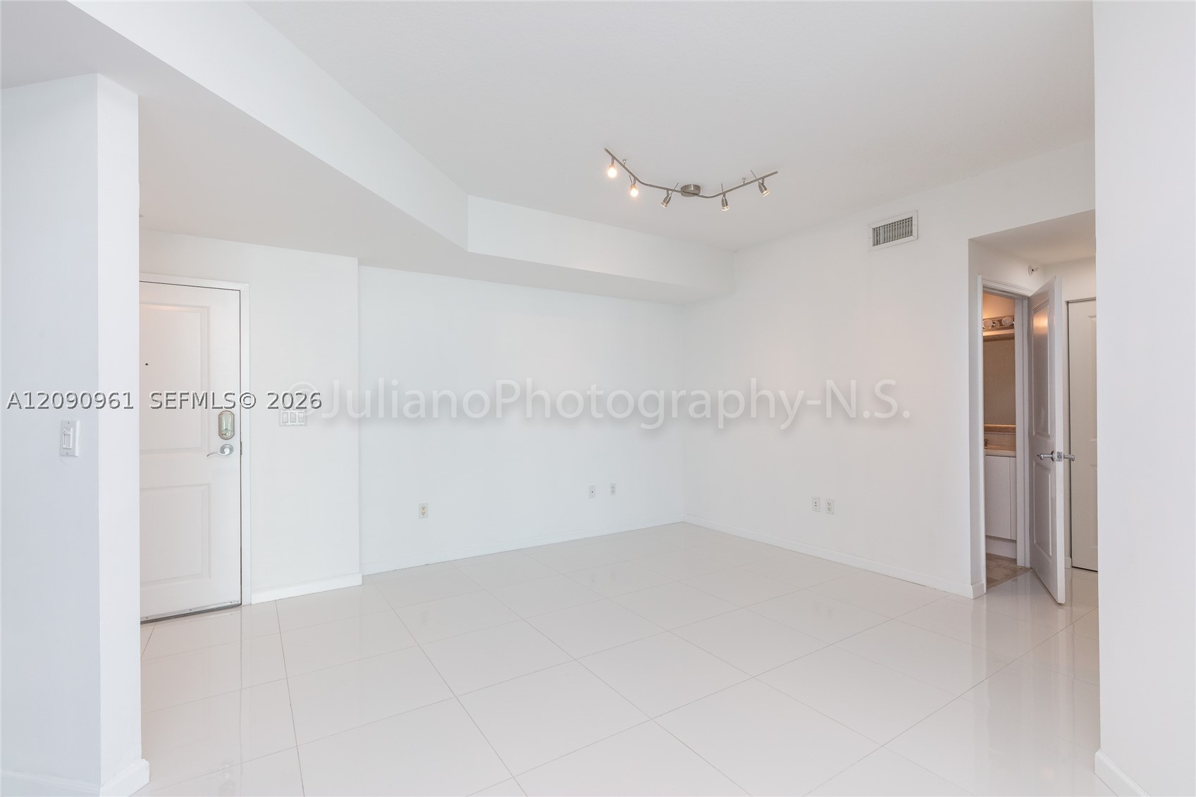 7910 Harbor Island Dr #507, North Bay Village FL 33141